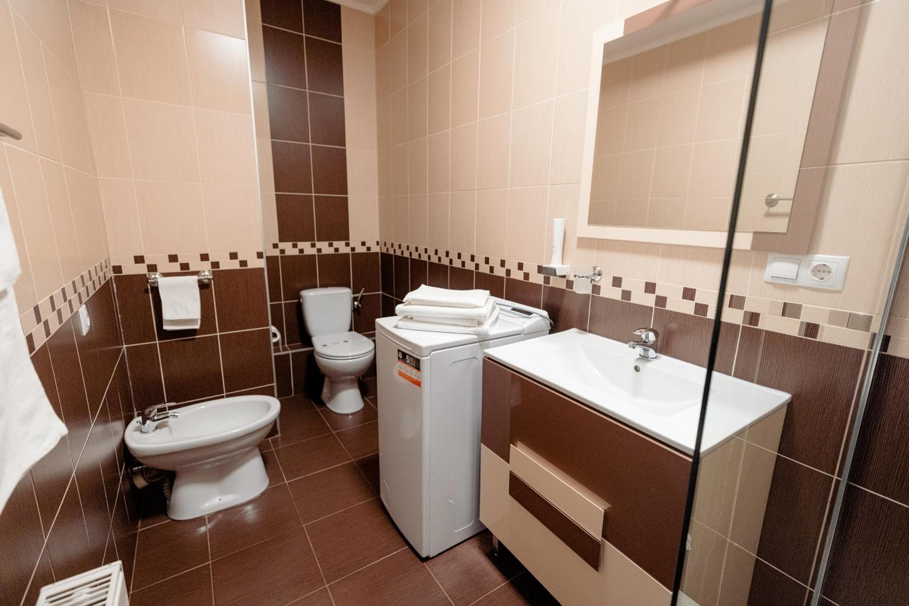 Twin Room - Photo 2
