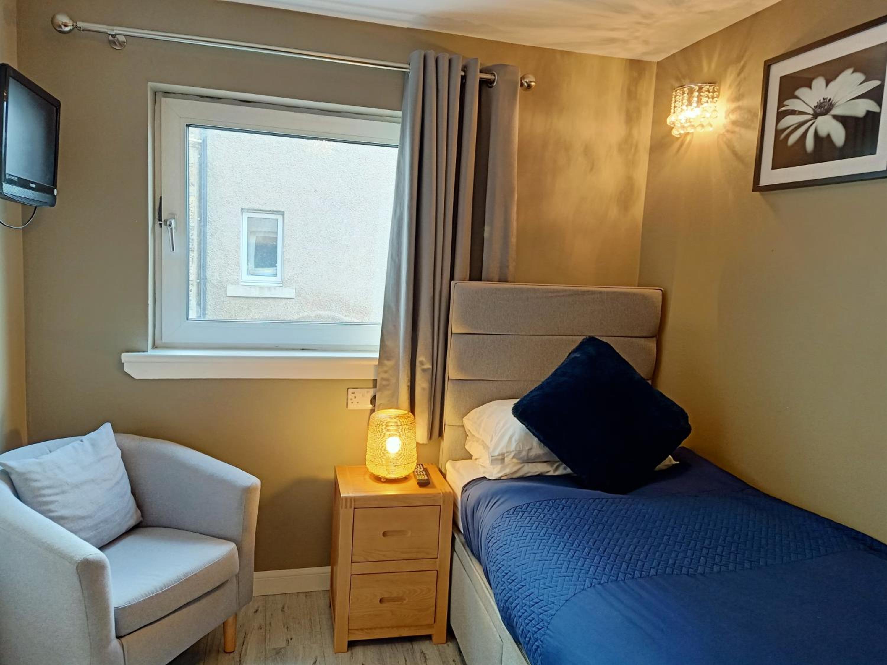 Single Room with Private Bathroom photo 1