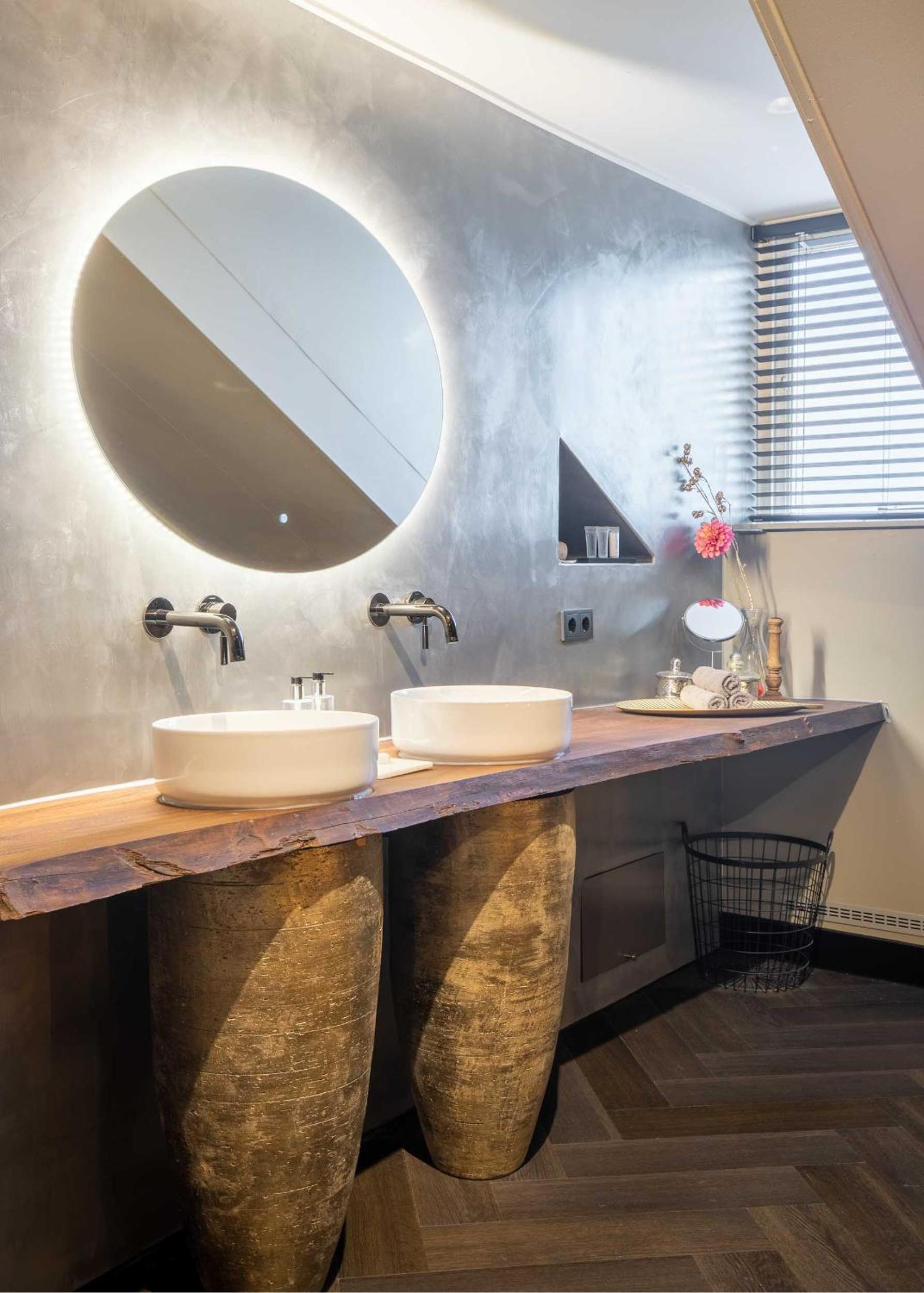 Deluxe King Suite - Photo 3