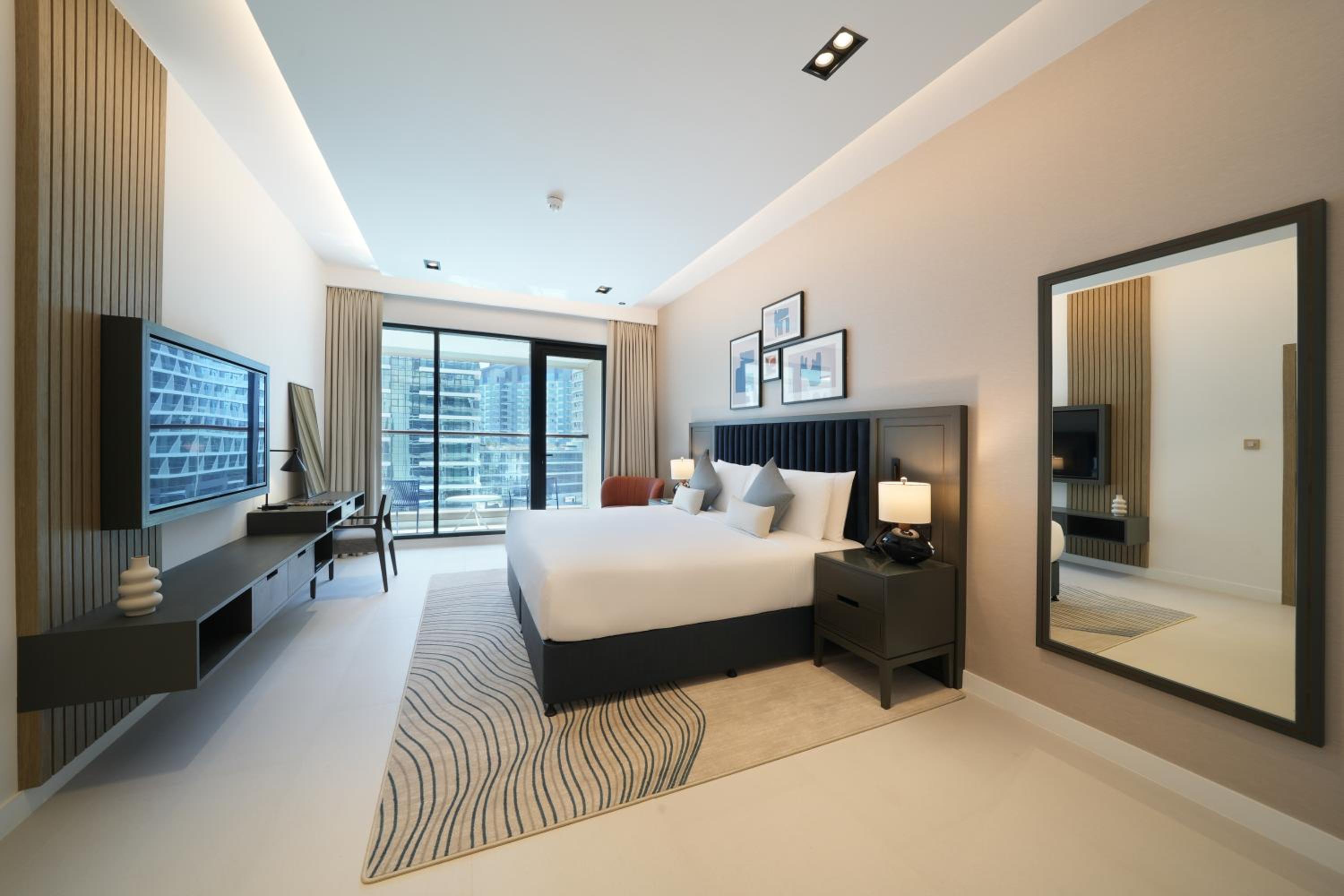 Luxury One-Bedroom Apartment photo 3