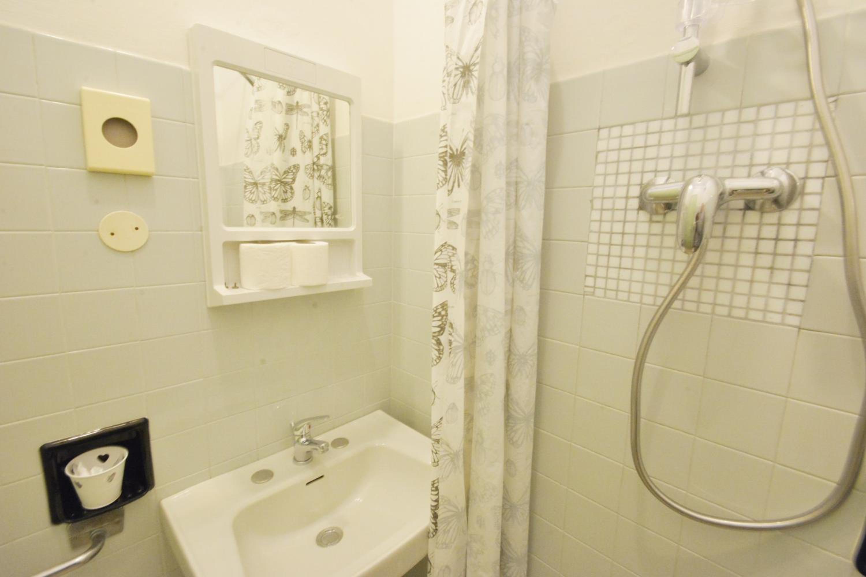 Economy Double Room - Photo 2