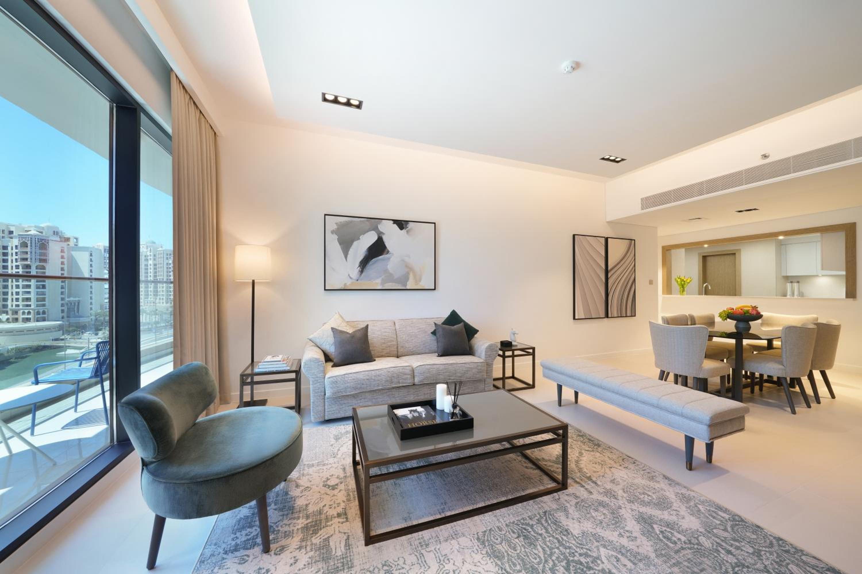 Deluxe Three-Bedroom Apartment