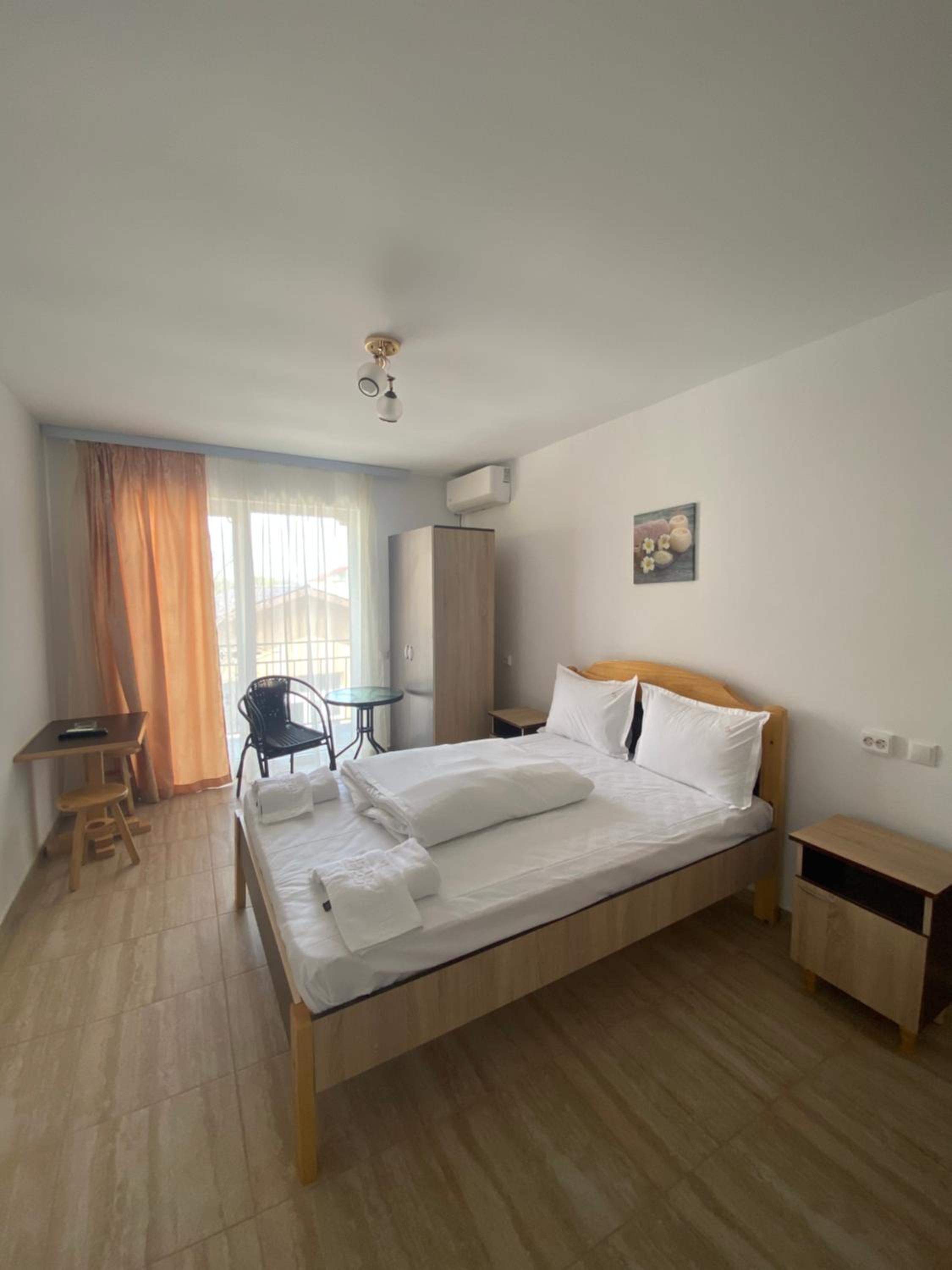 Double Room - Photo 4