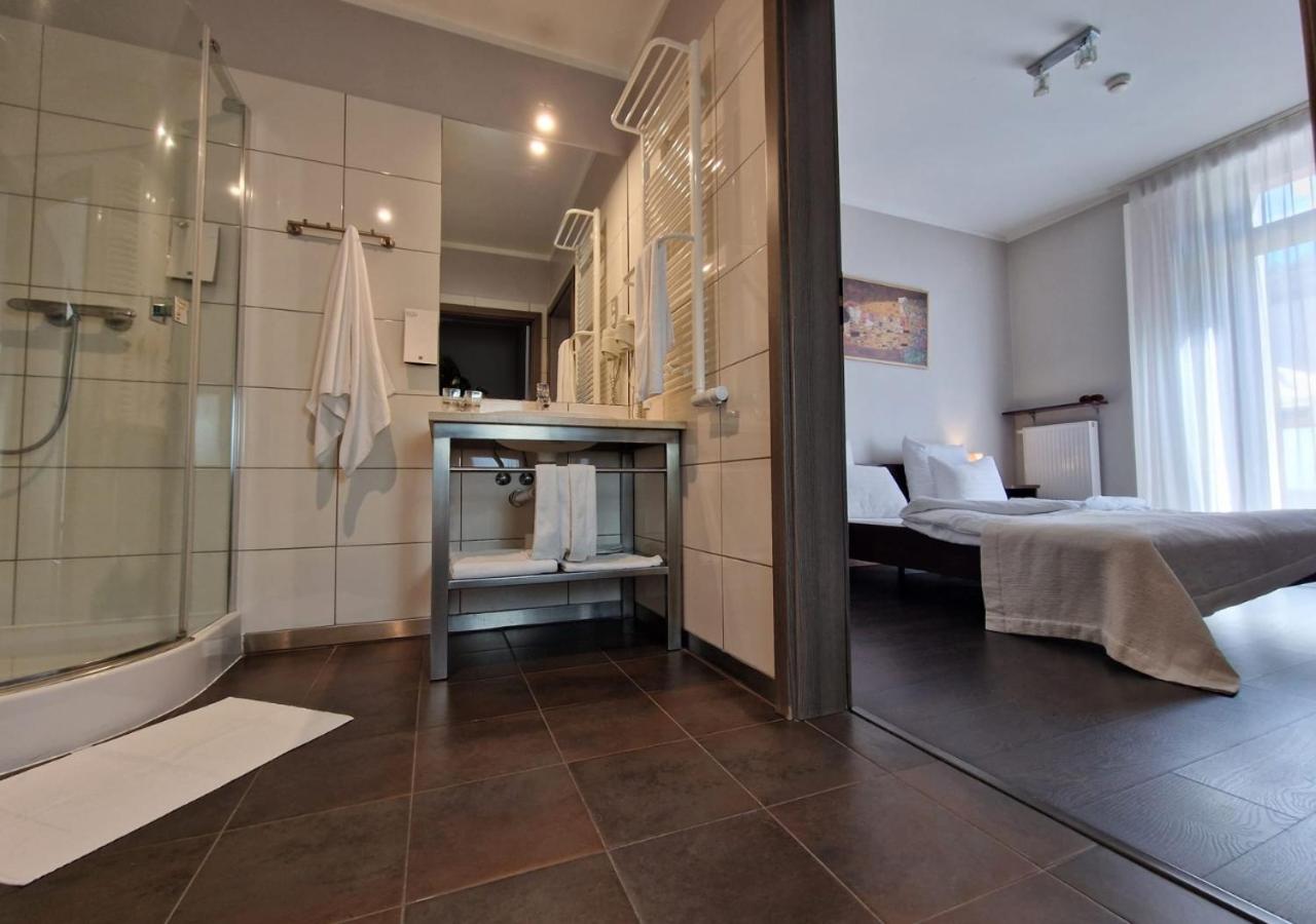 Apartment with Terrace - Photo 4