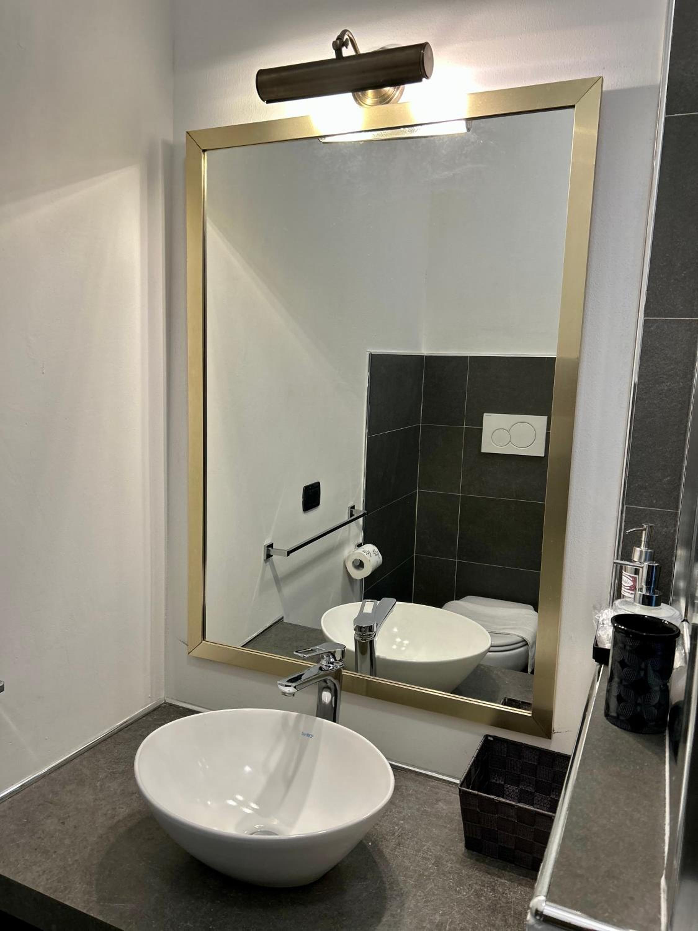 Double or Twin Room with Private Bathroom - Photo 3