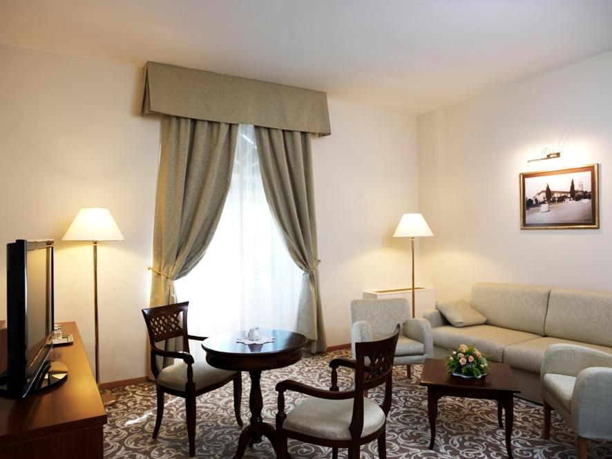 Deluxe Suite - Photo 3