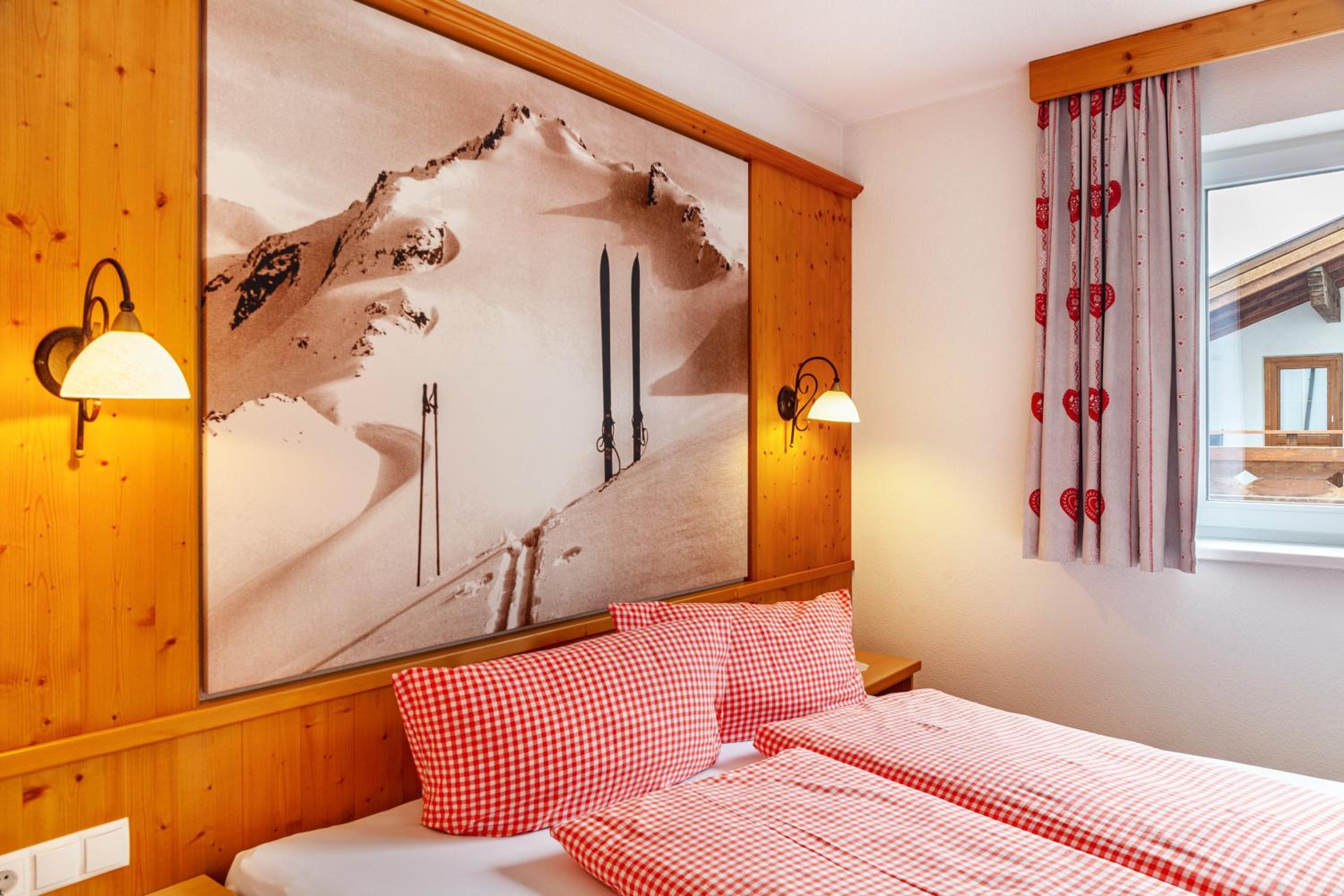 Two-Bedroom Deluxe Apartment with Balcony photo 3