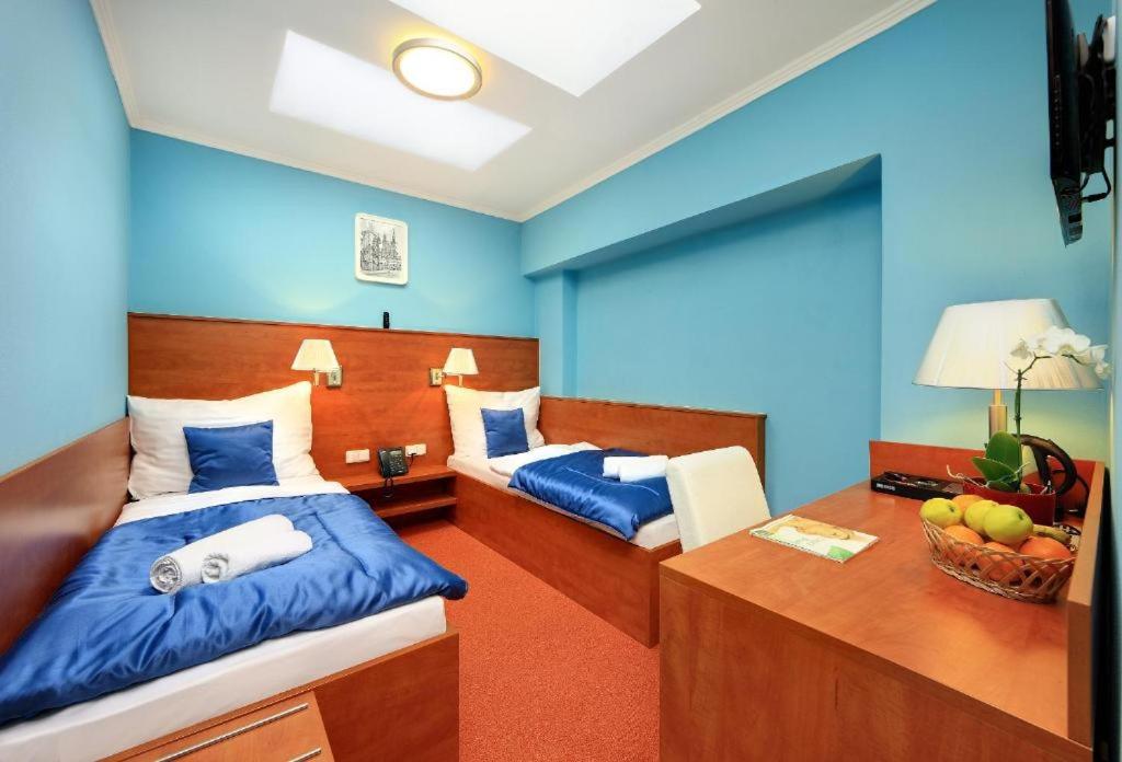 Economy Twin Room