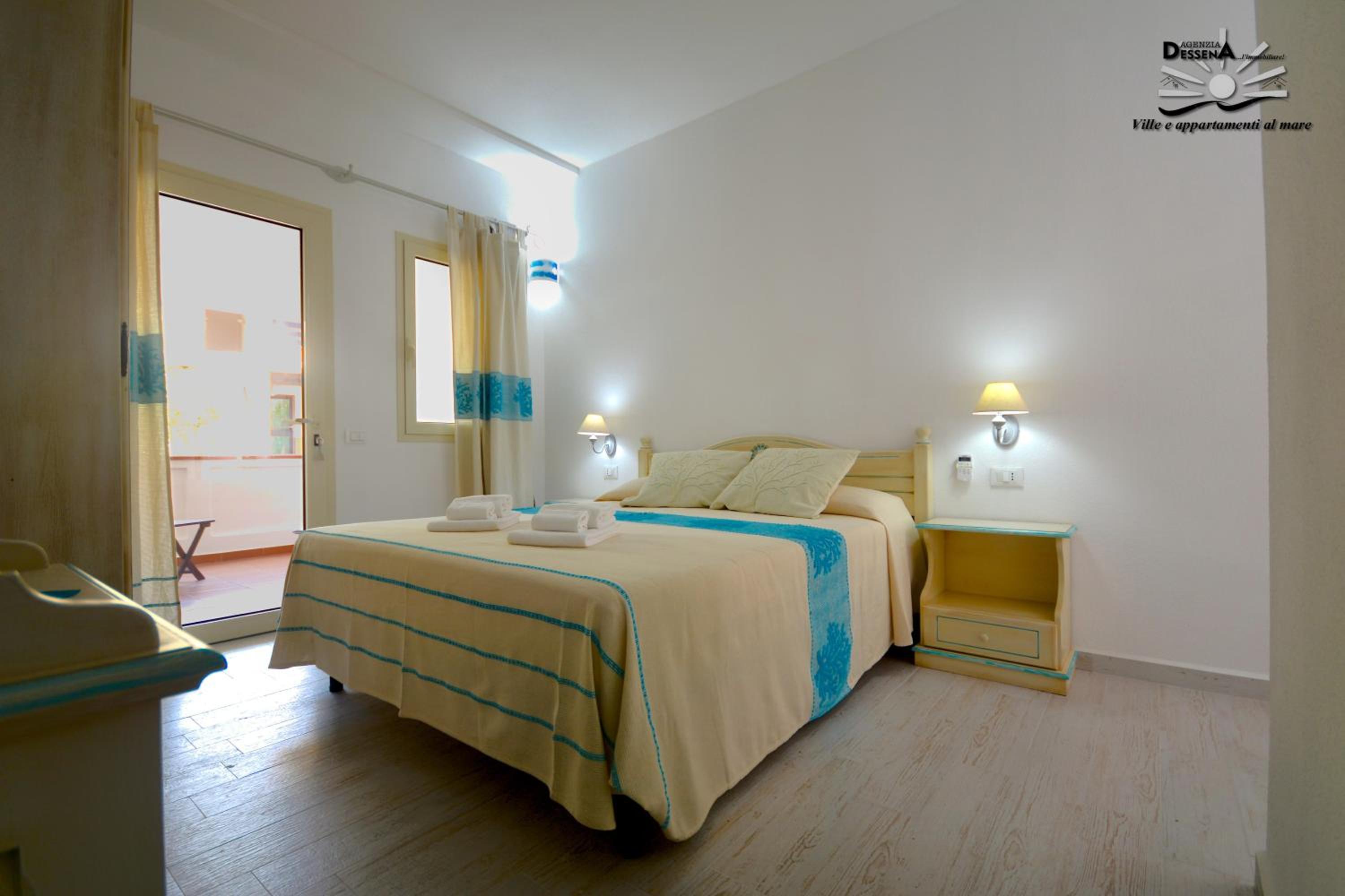 Large Double Room - Photo 1