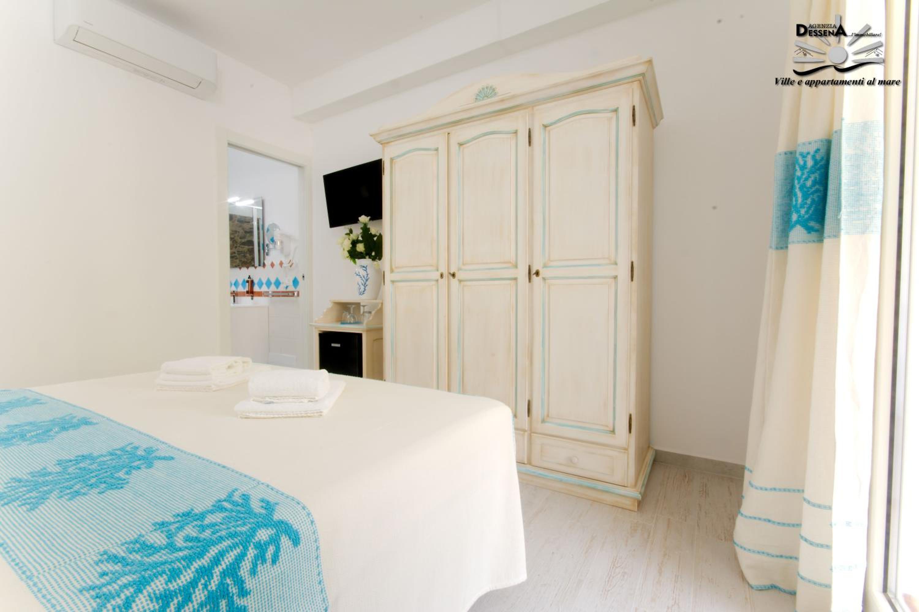 Large Double Room - Photo 9