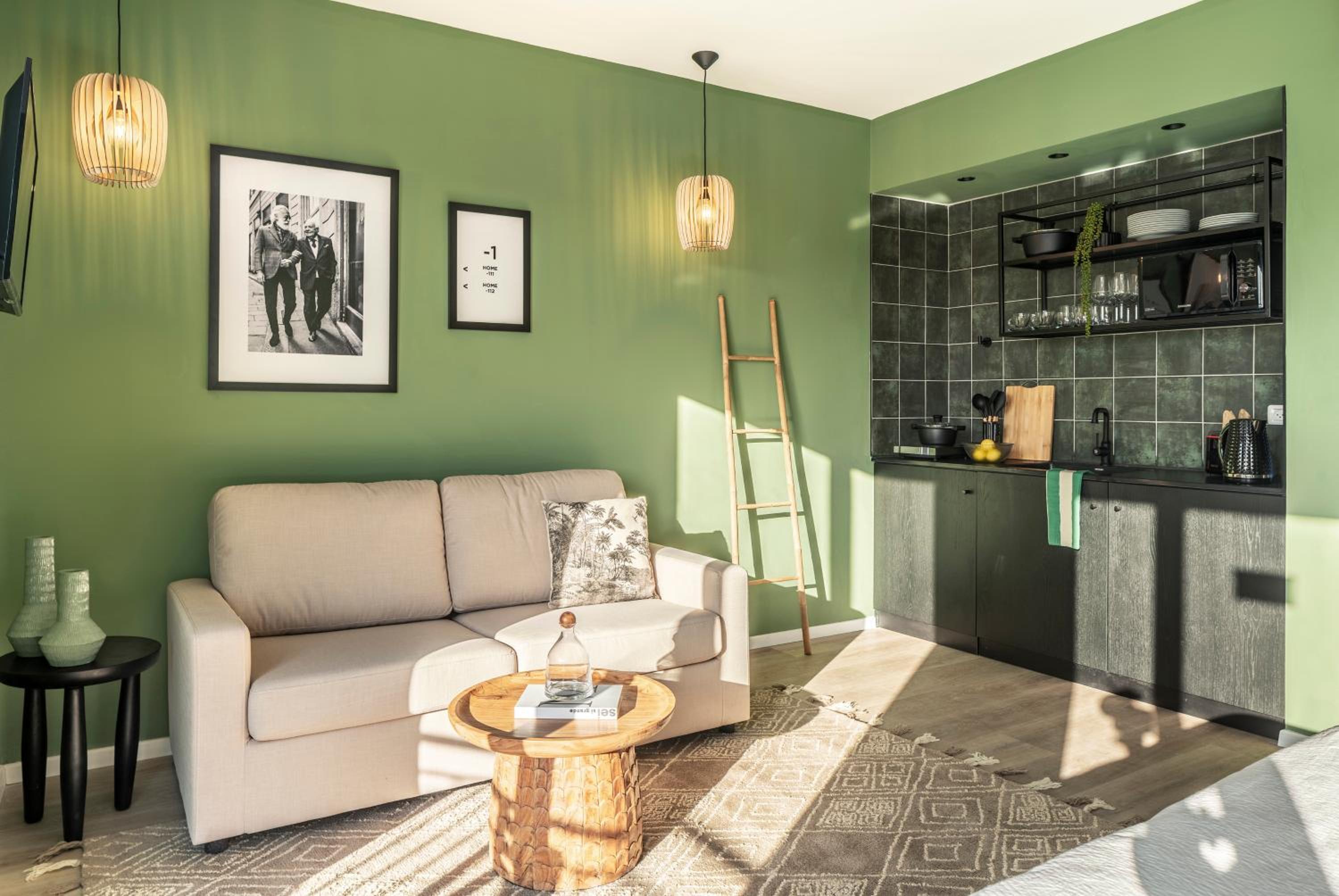 Studio Deluxe Apartment with Balcony - Photo 8