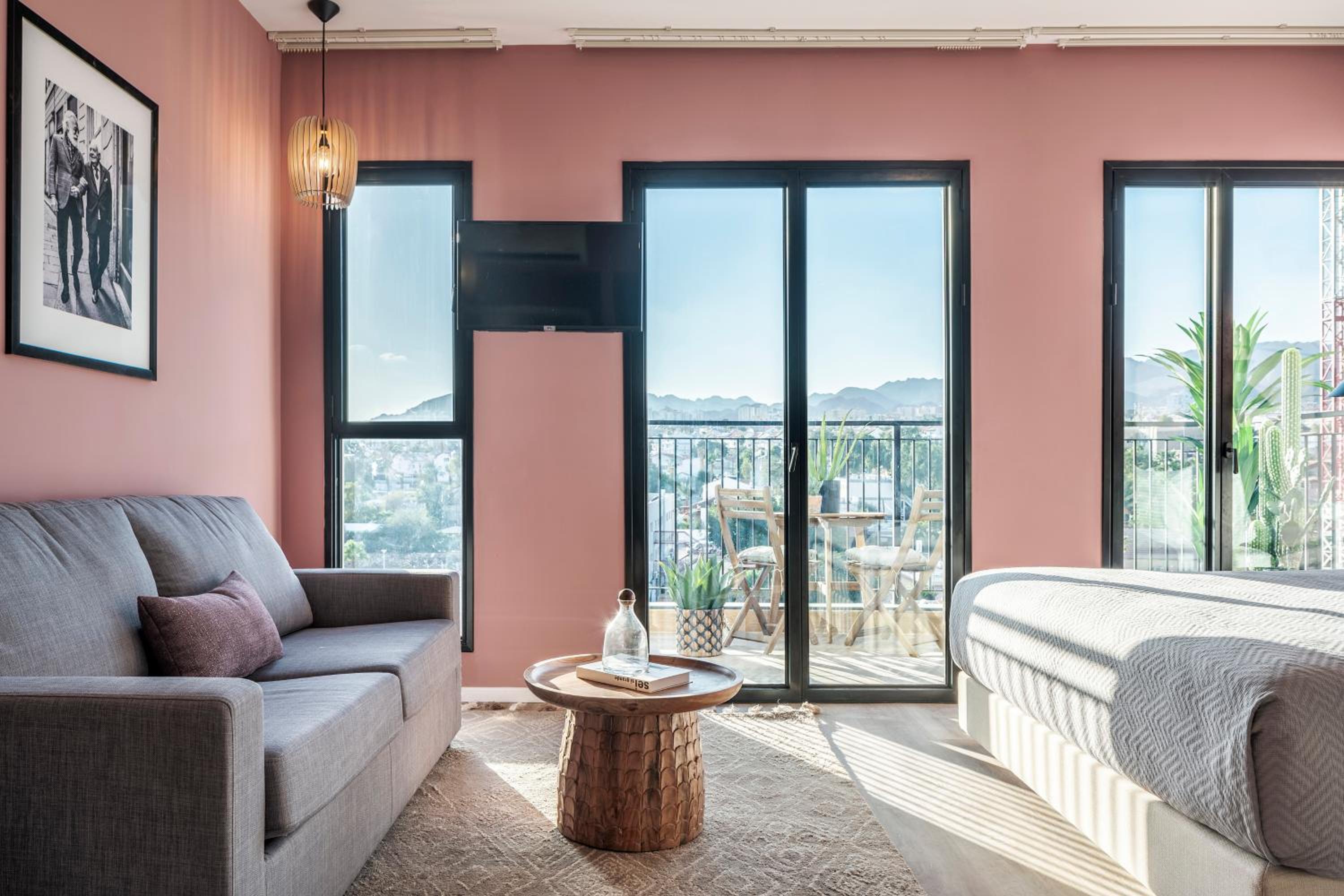 Studio Apartment with Balcony - Photo 1