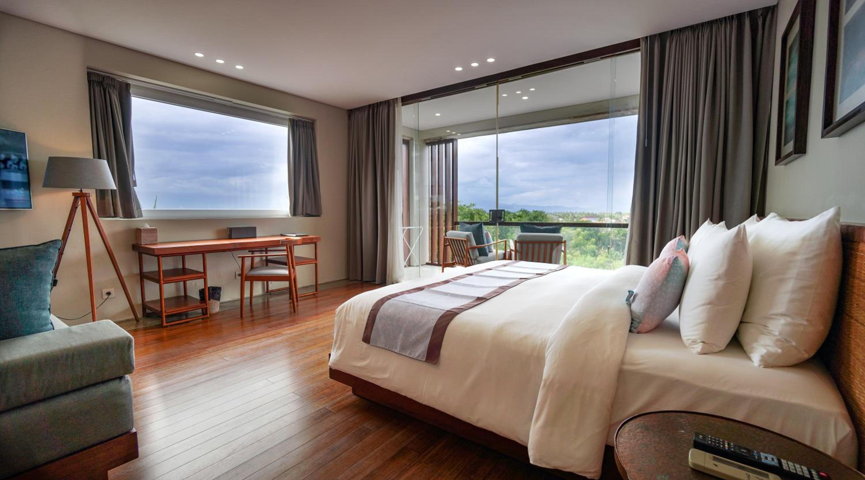 Pavana King Room with Sea View photo 3