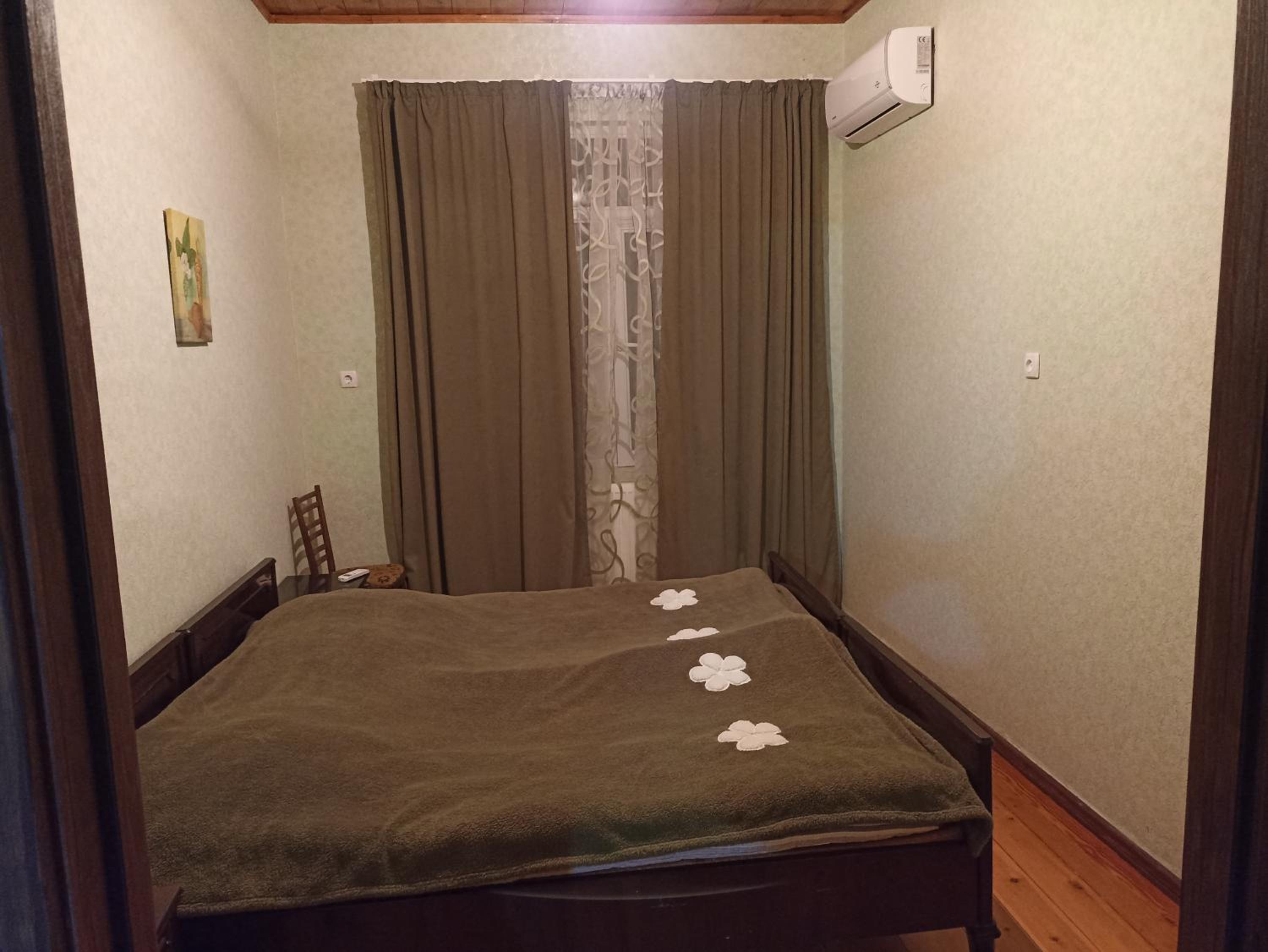 Twin Room with Shared Bathroom photo 1