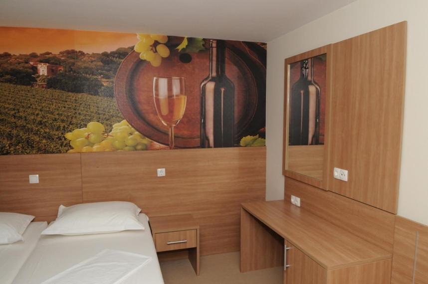 Single Room - Disability Access photo 1