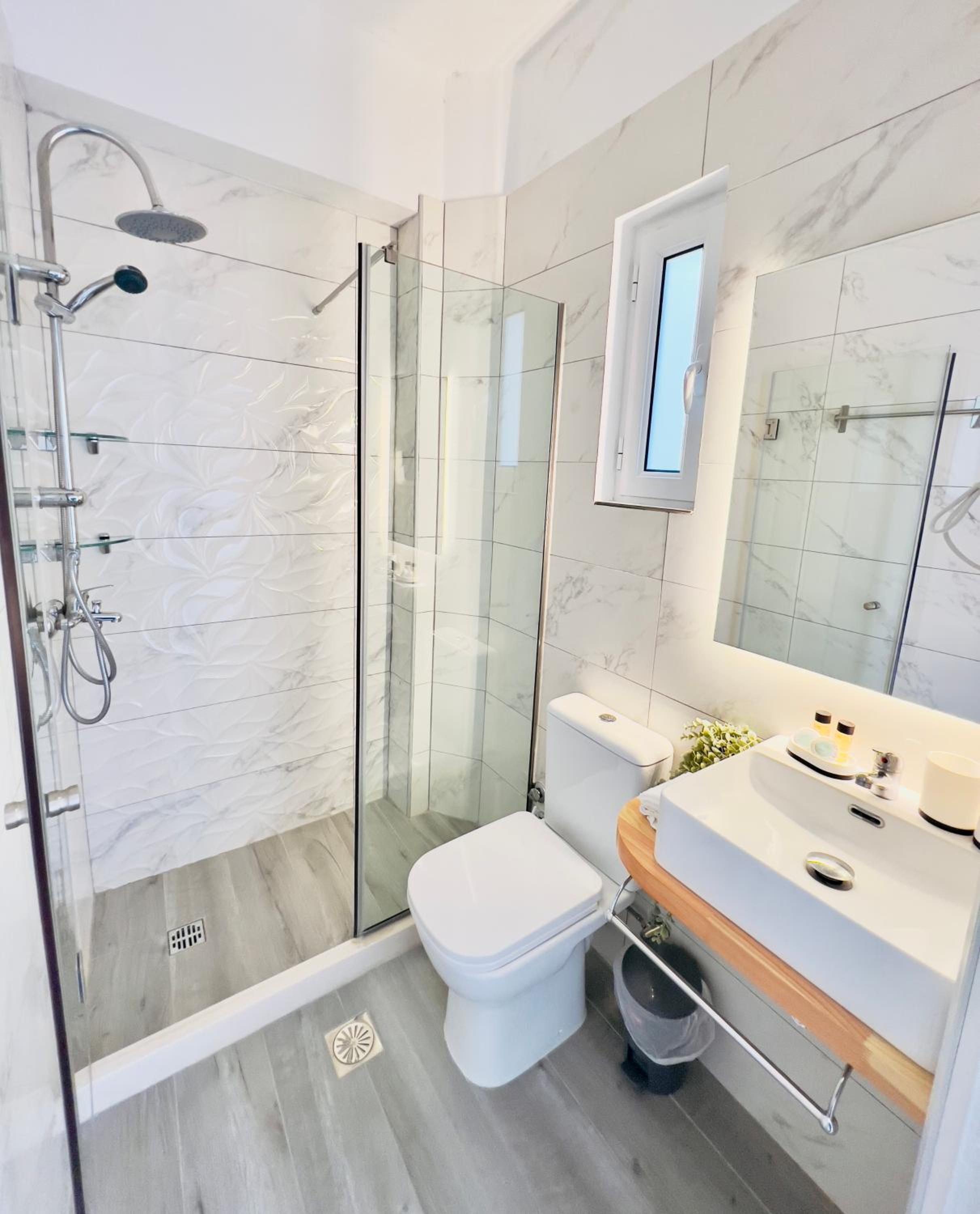Standard Double Room - Photo 27