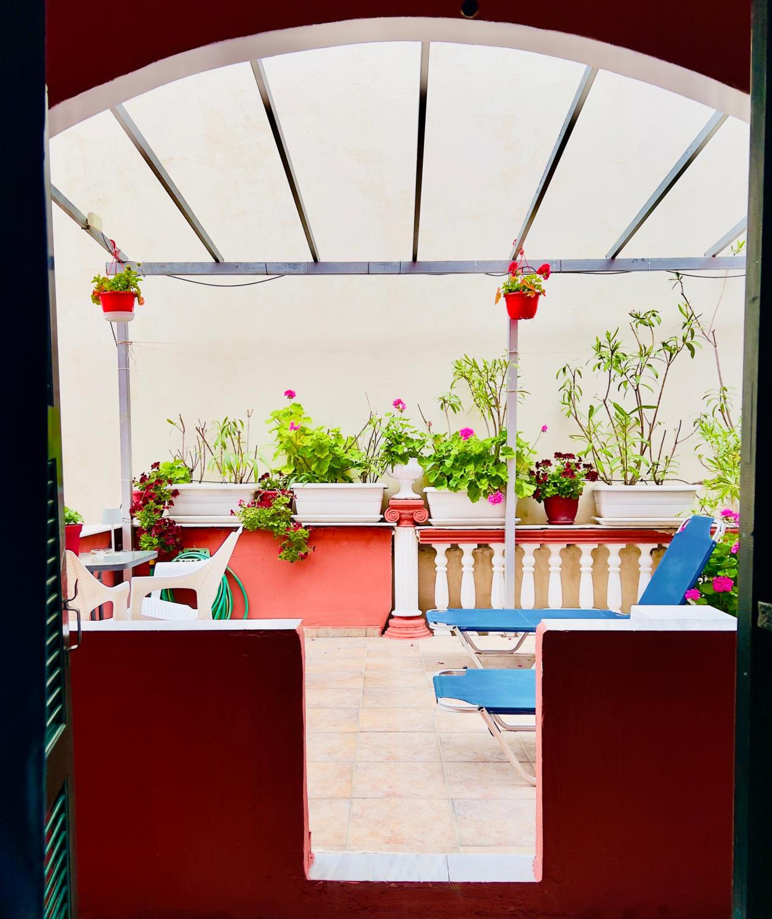 Standard Double Room - Photo 9