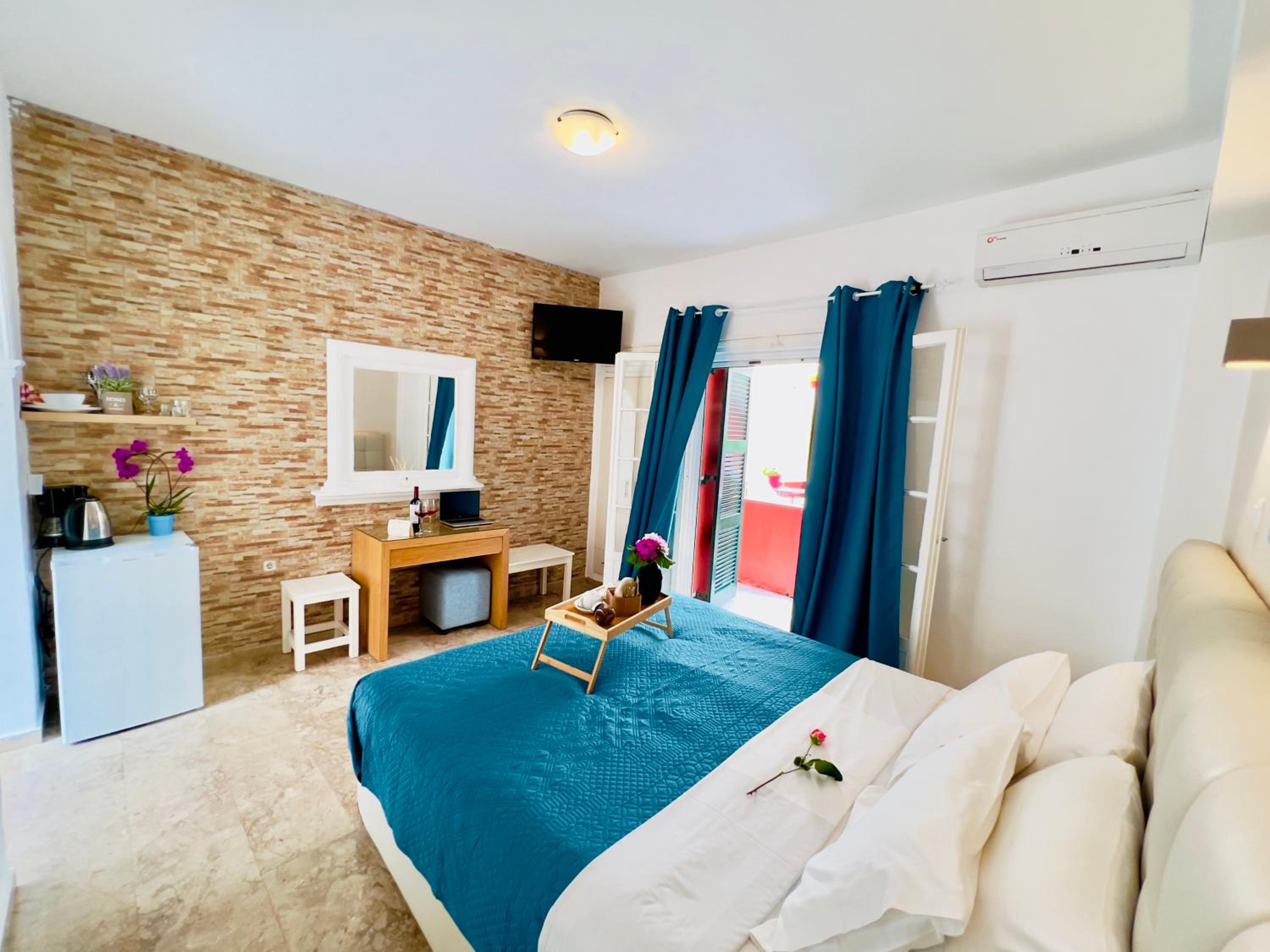 Standard Double Room - Photo 17