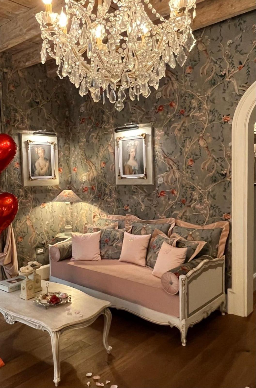 Suite with City View - Photo 6
