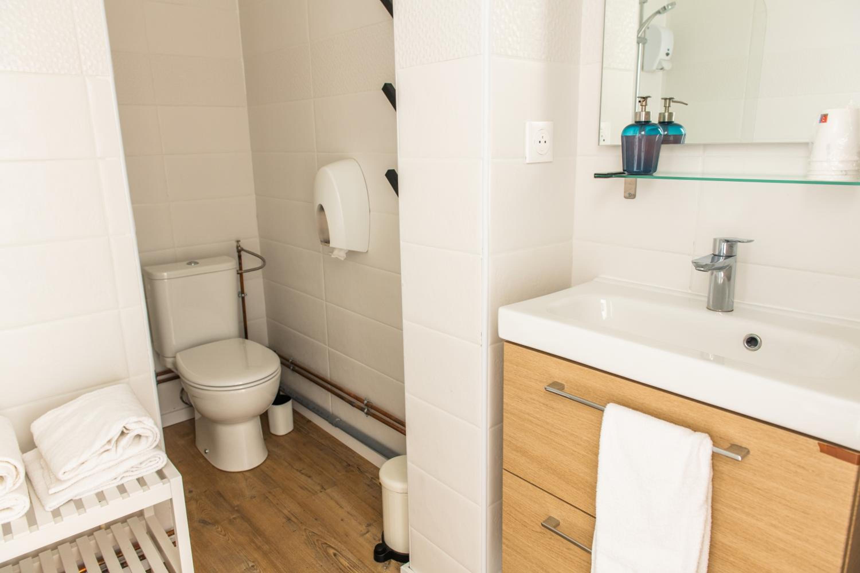Quadruple Room - Photo 2