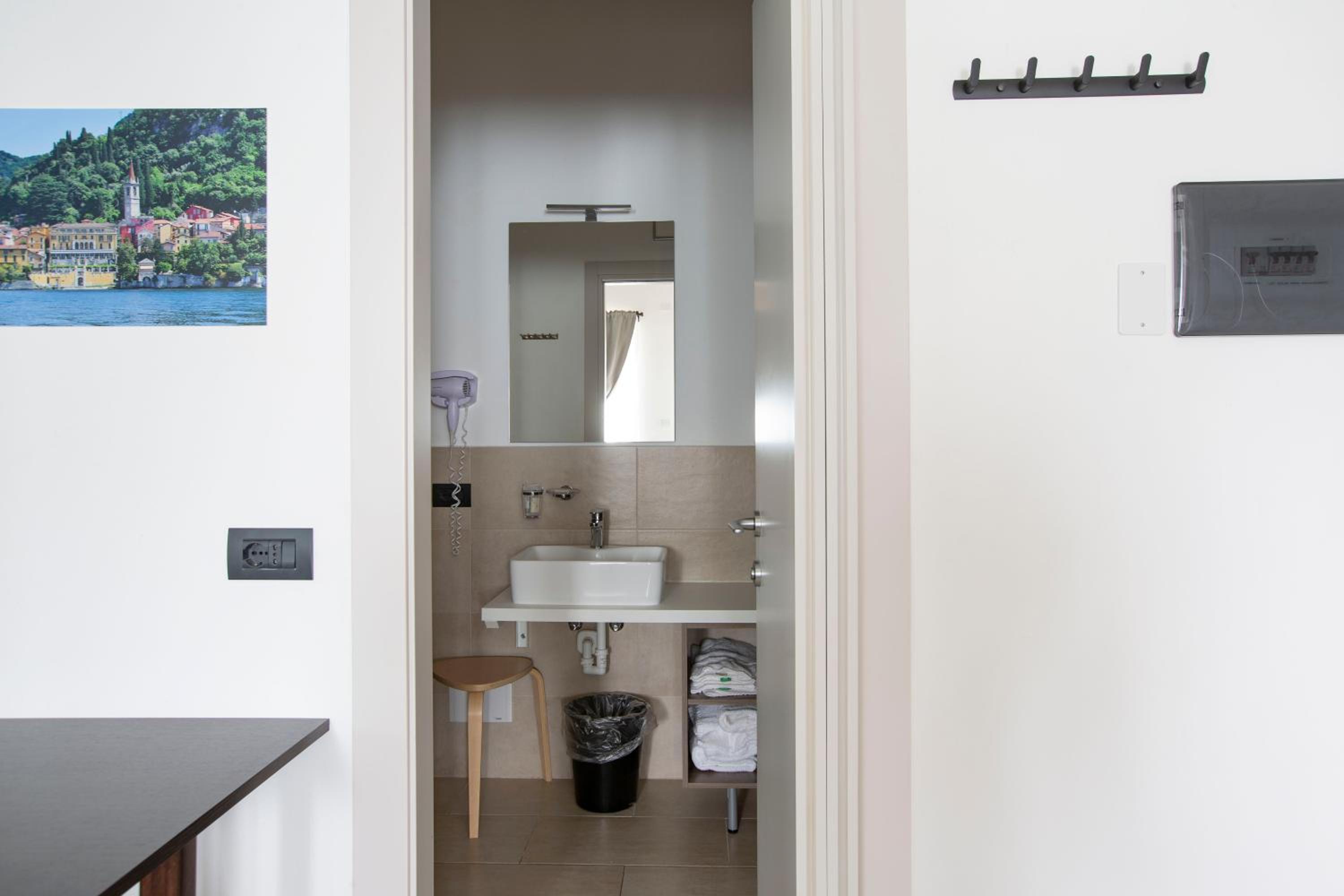 Standard Double Room - Photo 2