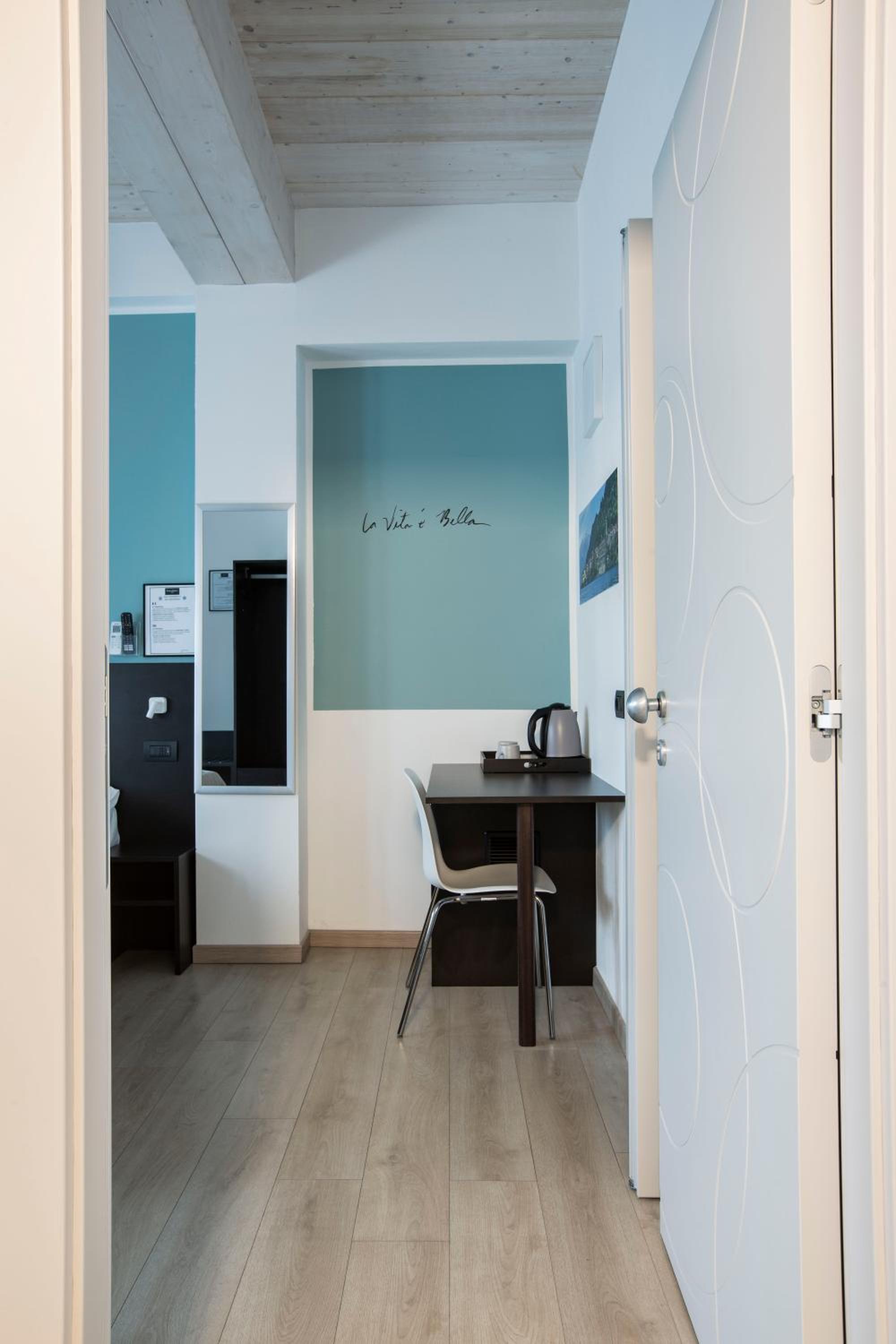 Standard Double Room - Photo 6