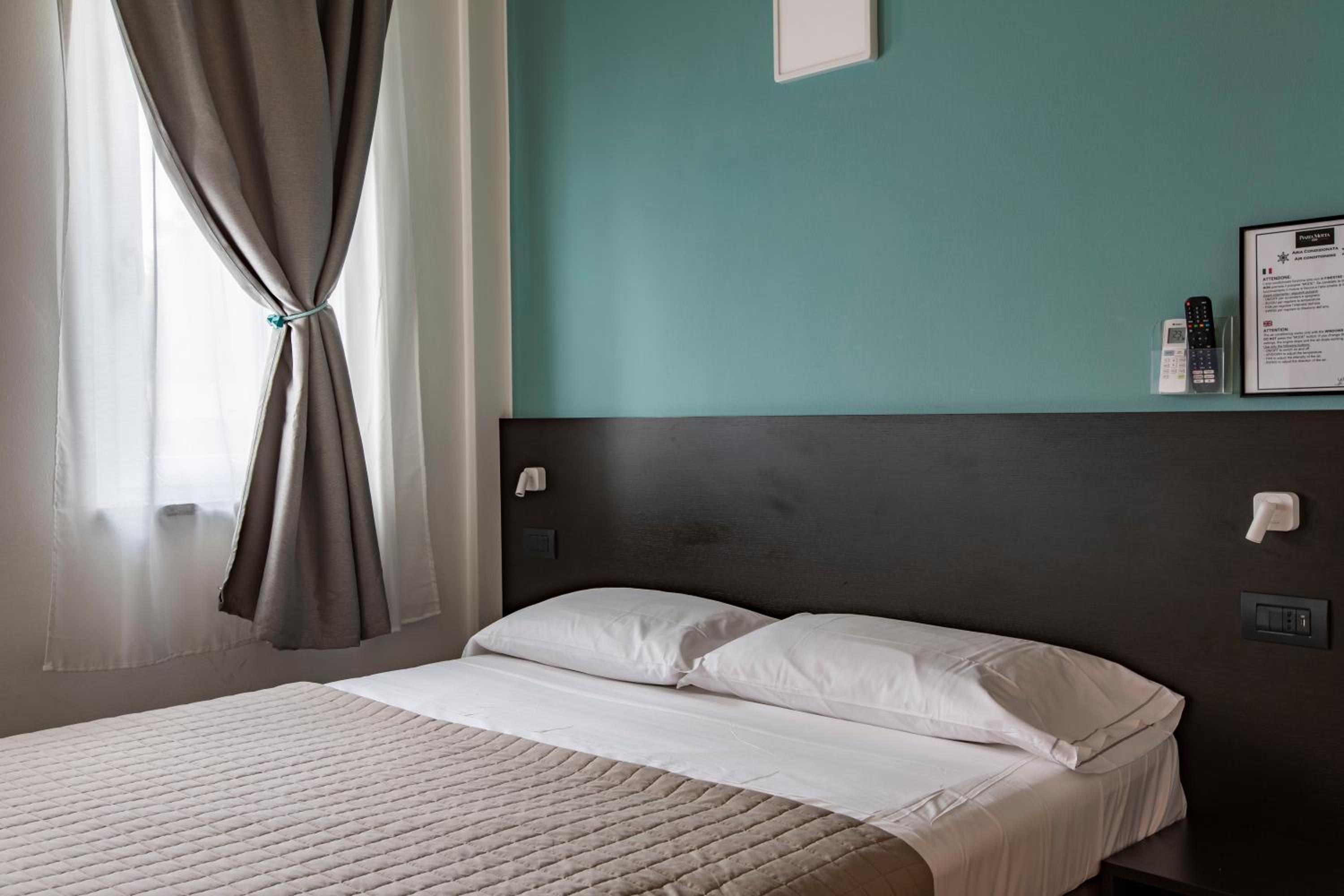 Standard Double Room - Photo 21