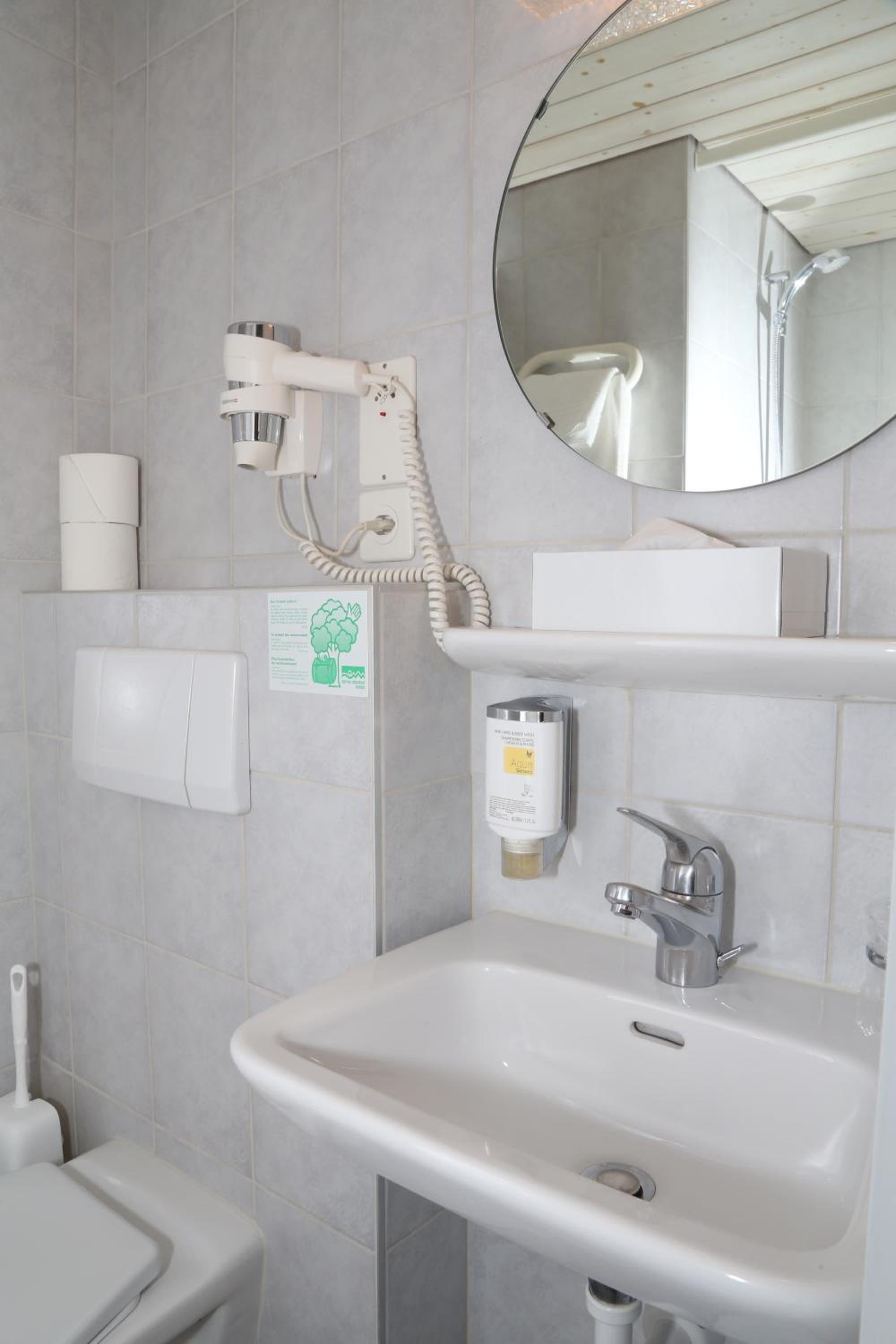 Standard Single Room with A/C photo 3