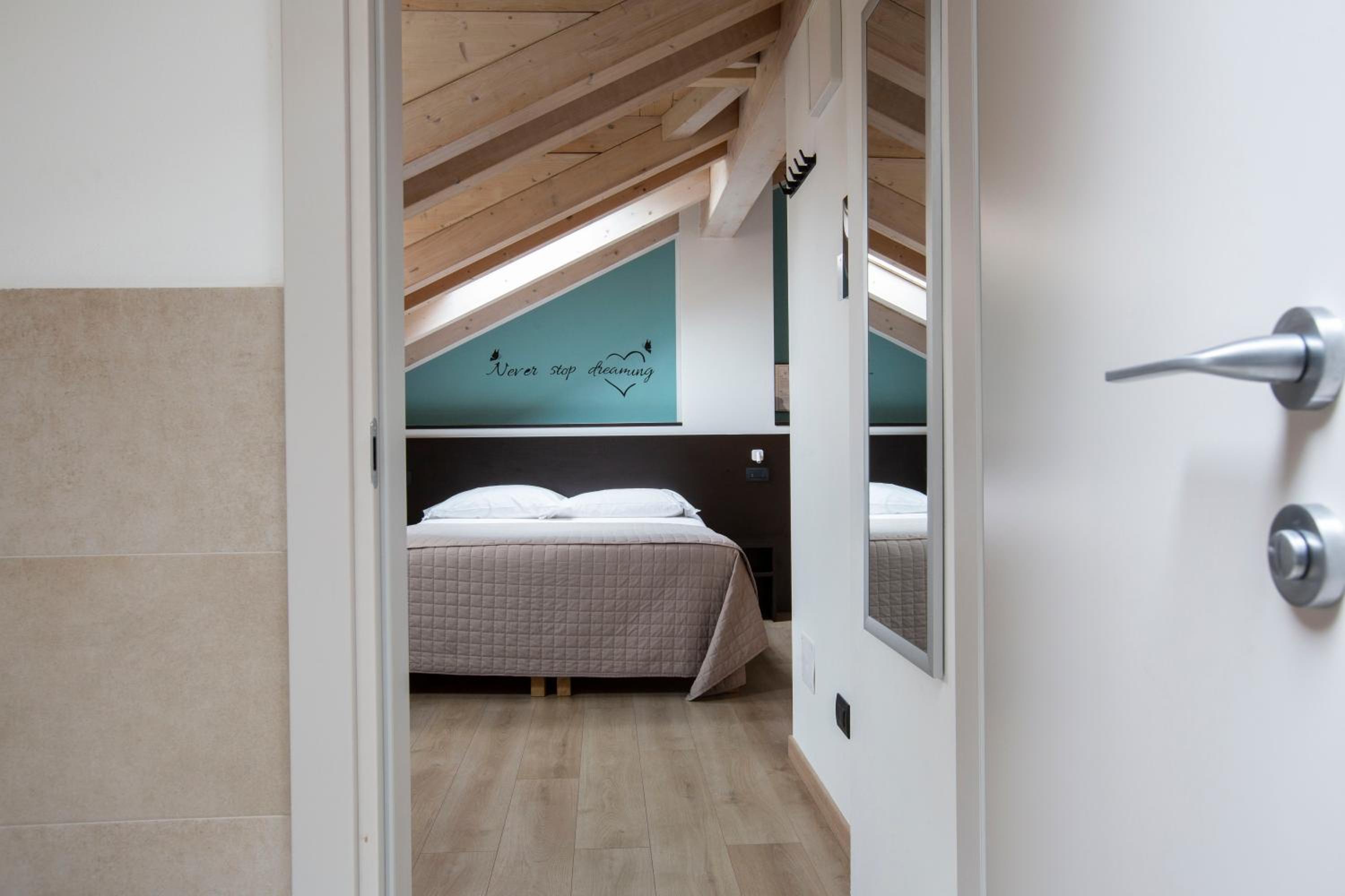Superior Double Room - Photo 10