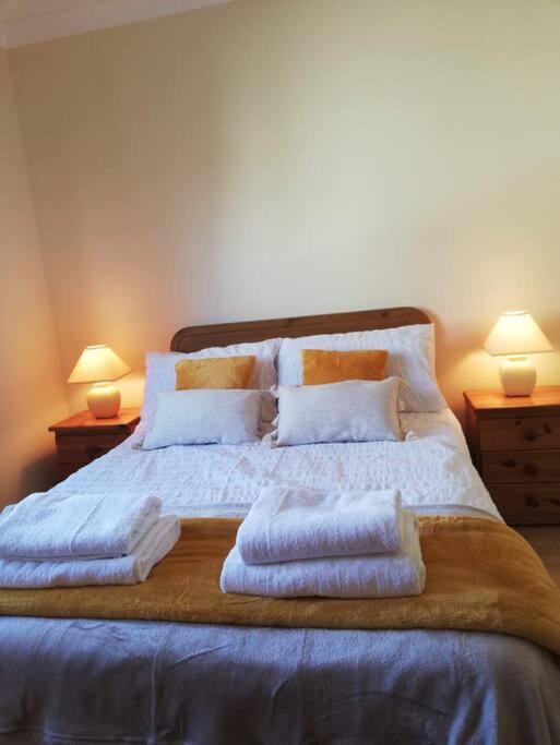 Six-Bedroom House photo 2