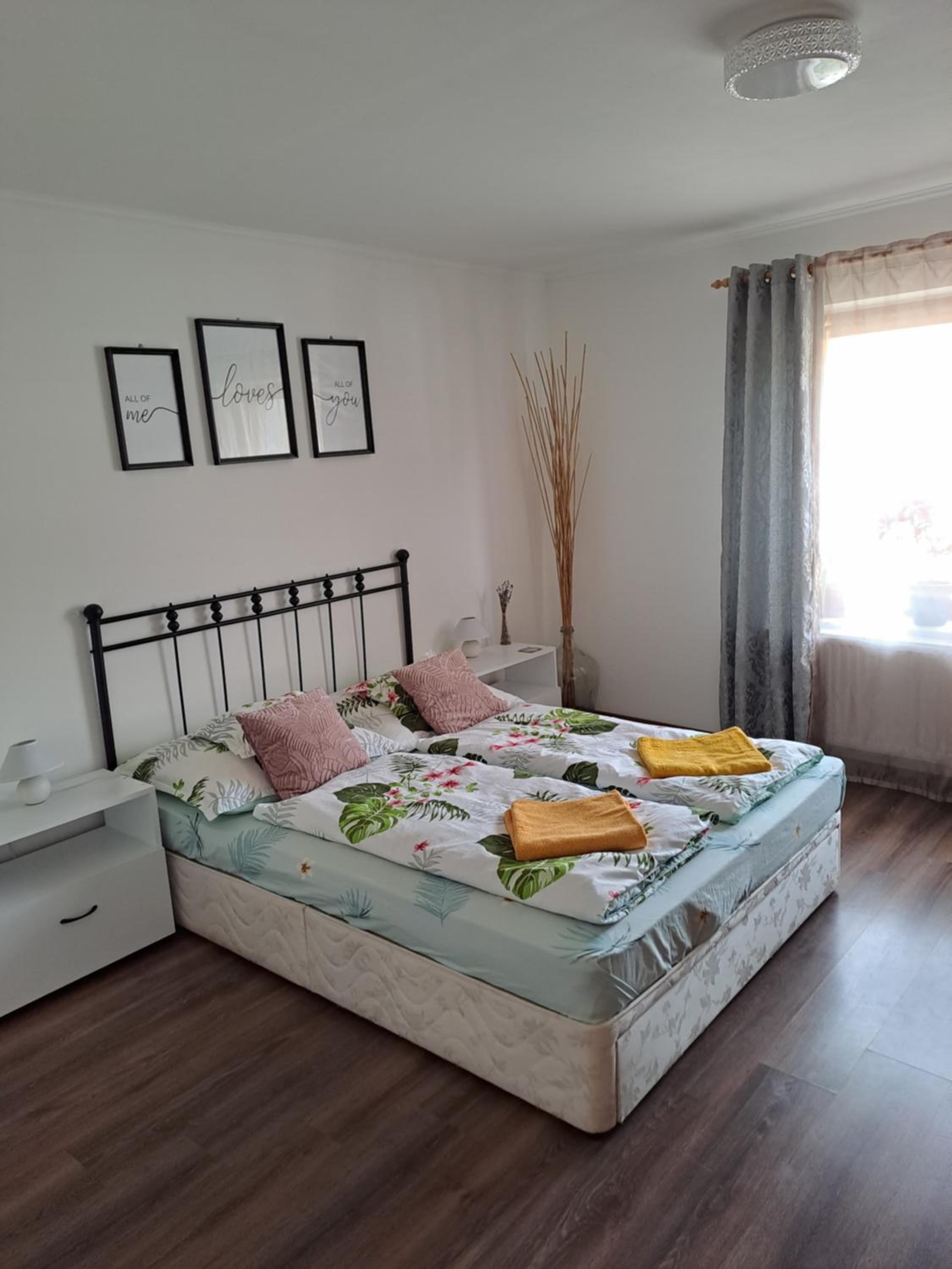One-Bedroom Apartment photo 2