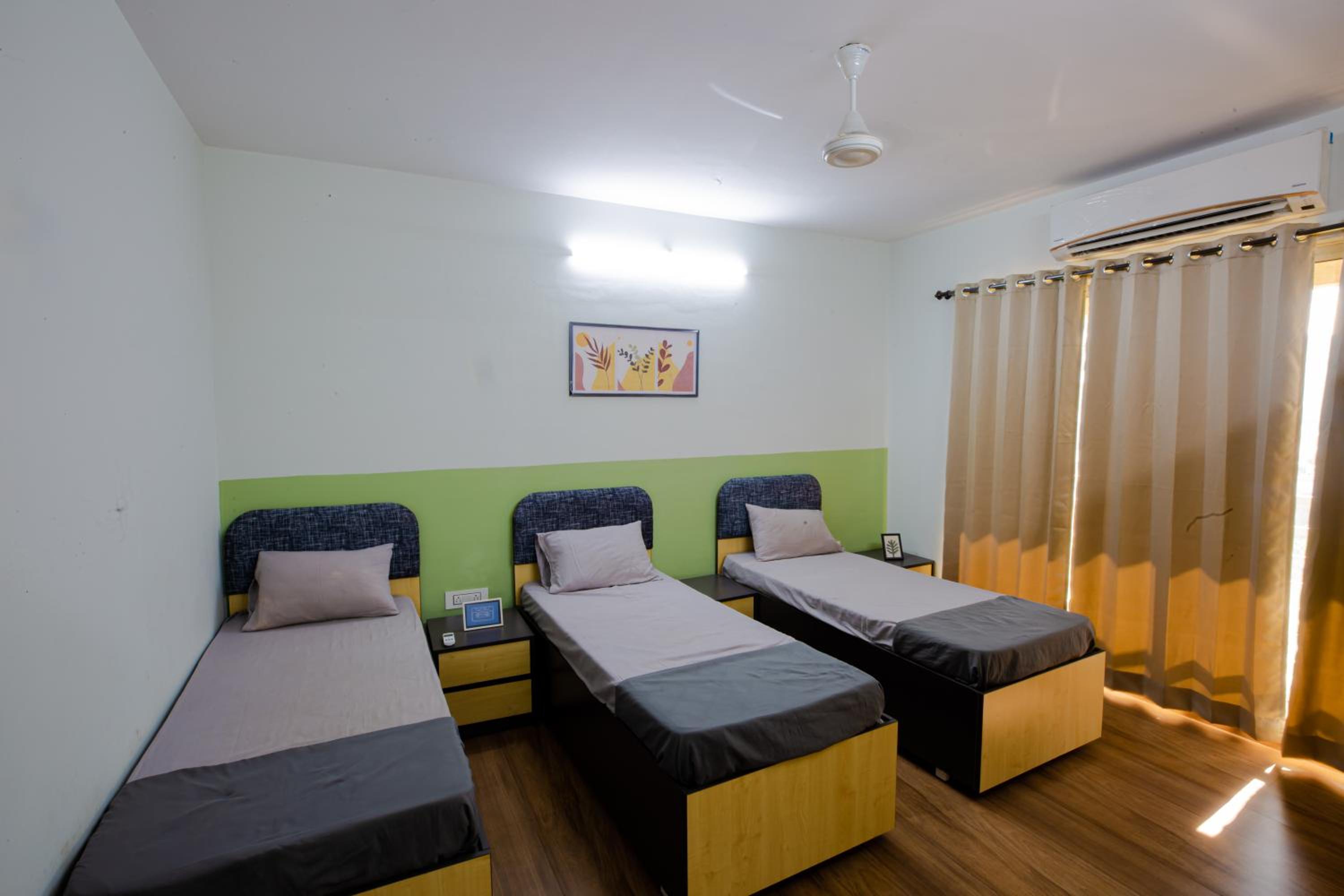 Female Dormitory Room photo 1