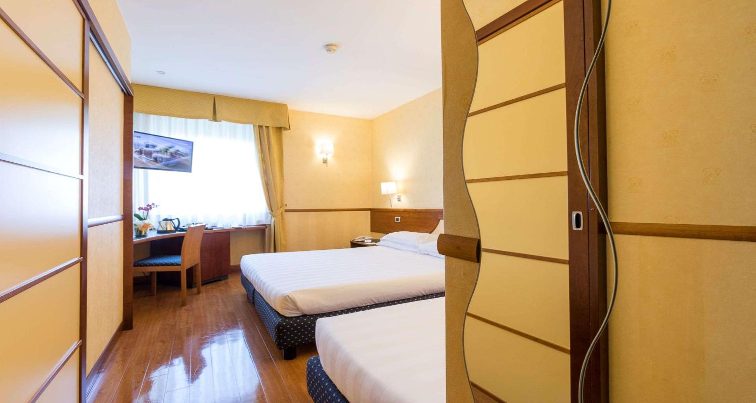 Triple Room - Photo 1