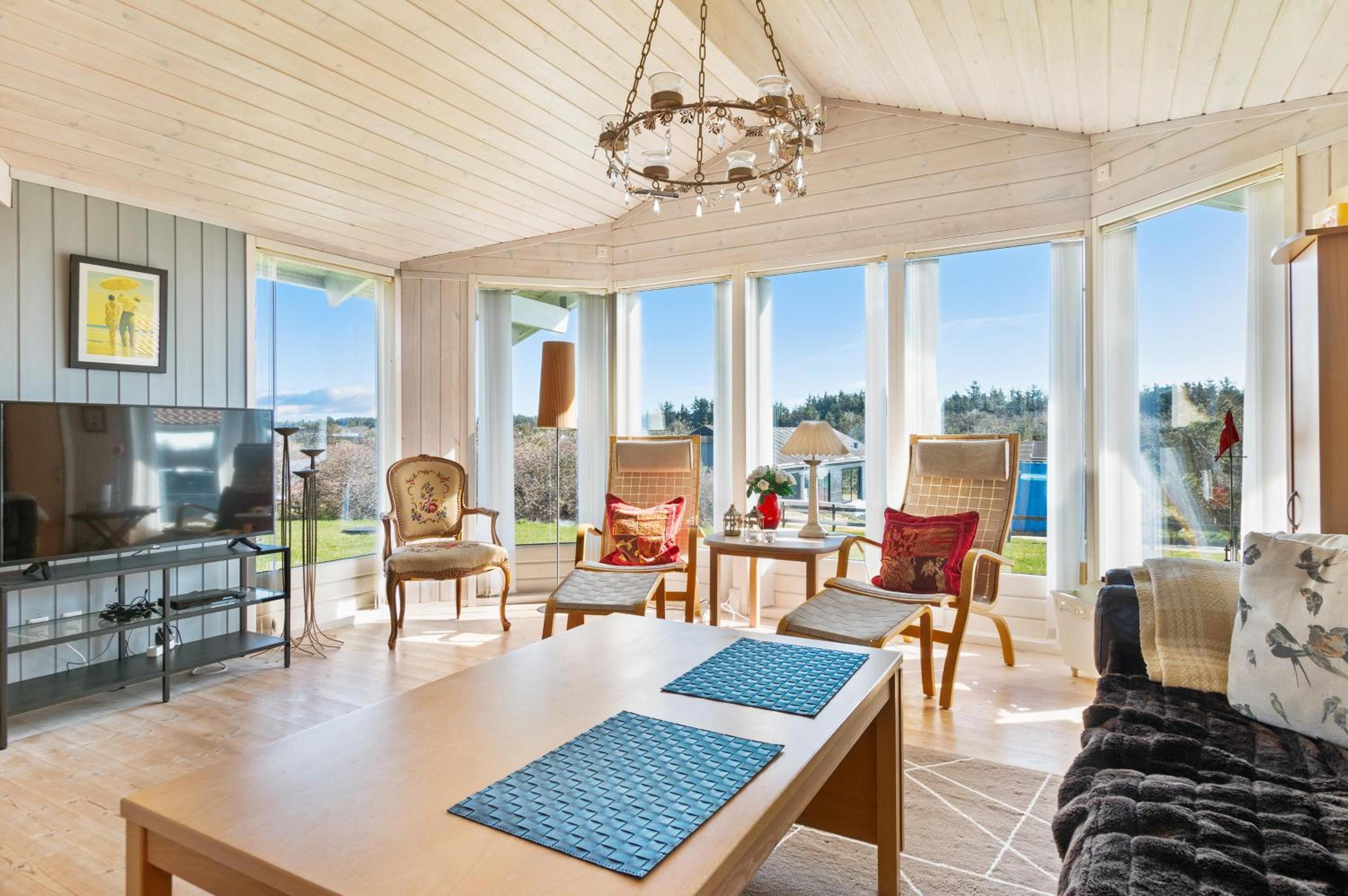 Three-Bedroom Vacation Home  photo 1