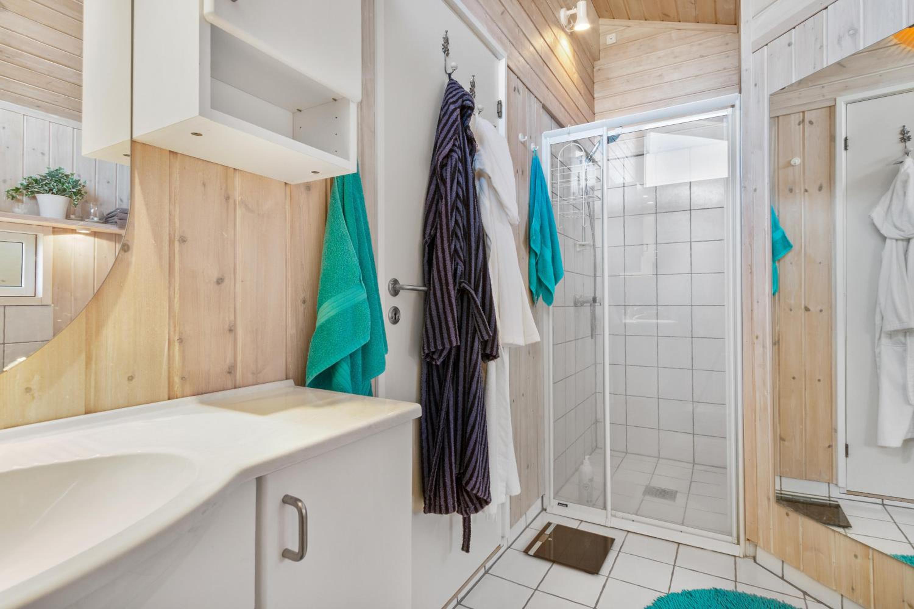 Three-Bedroom Vacation Home  photo 2