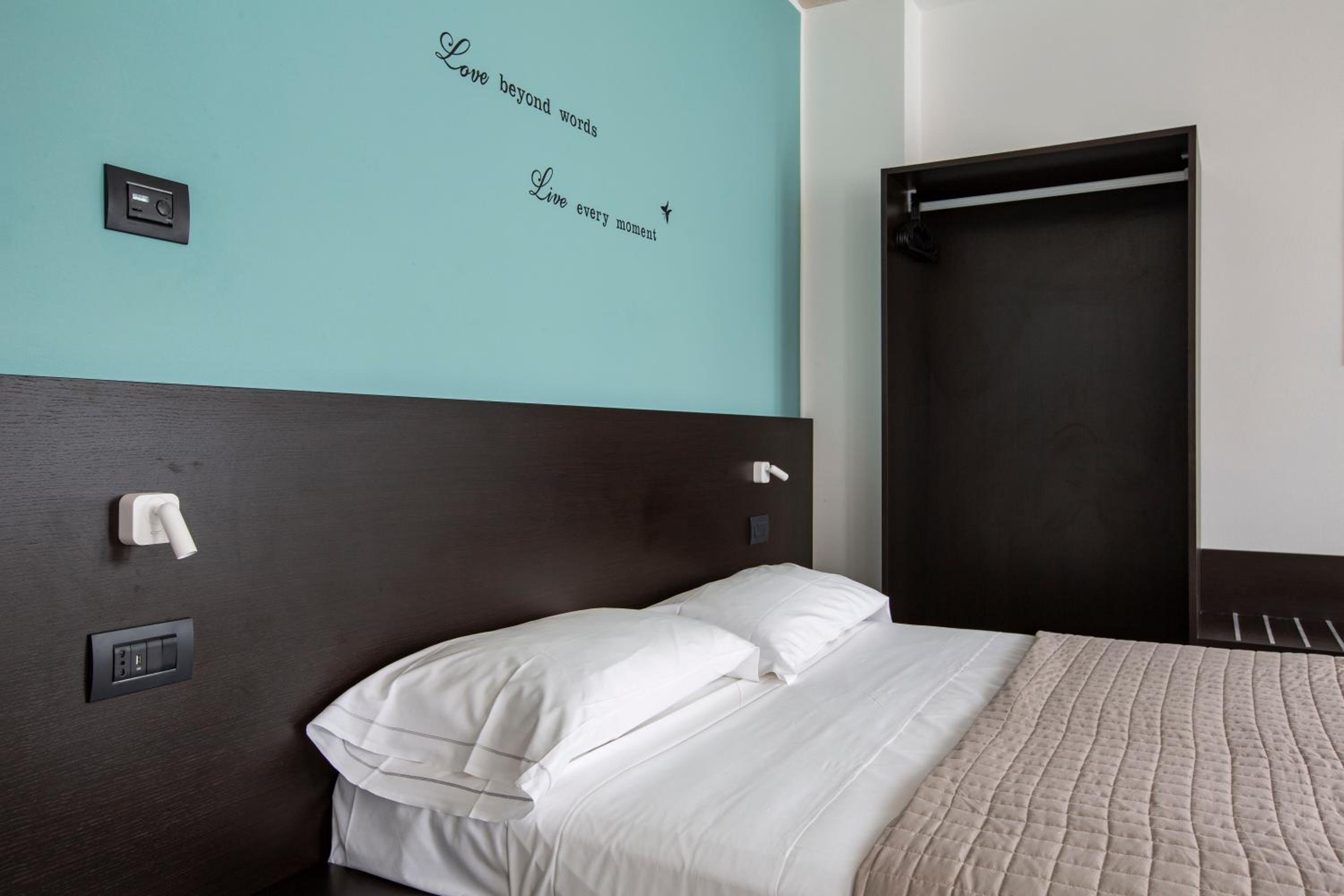 Standard Triple Room - Photo 18