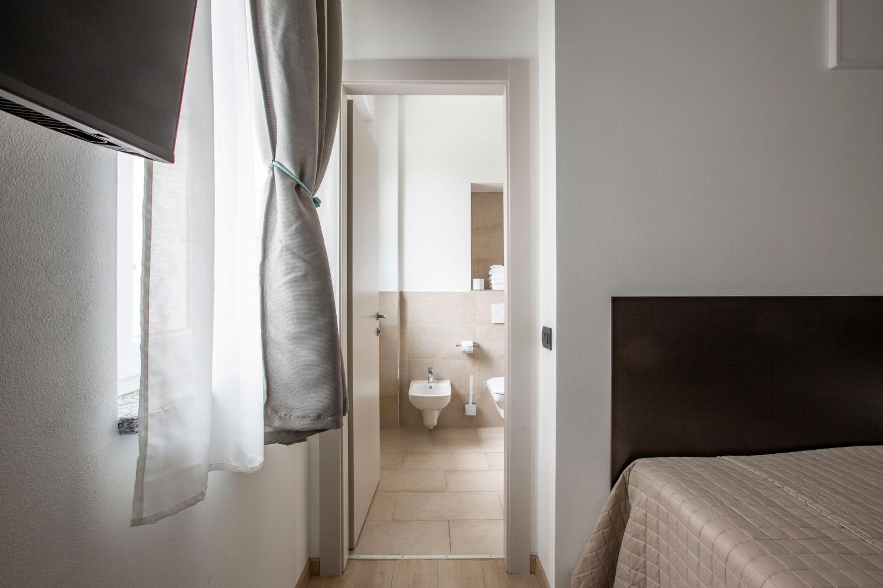 Standard Triple Room - Photo 26