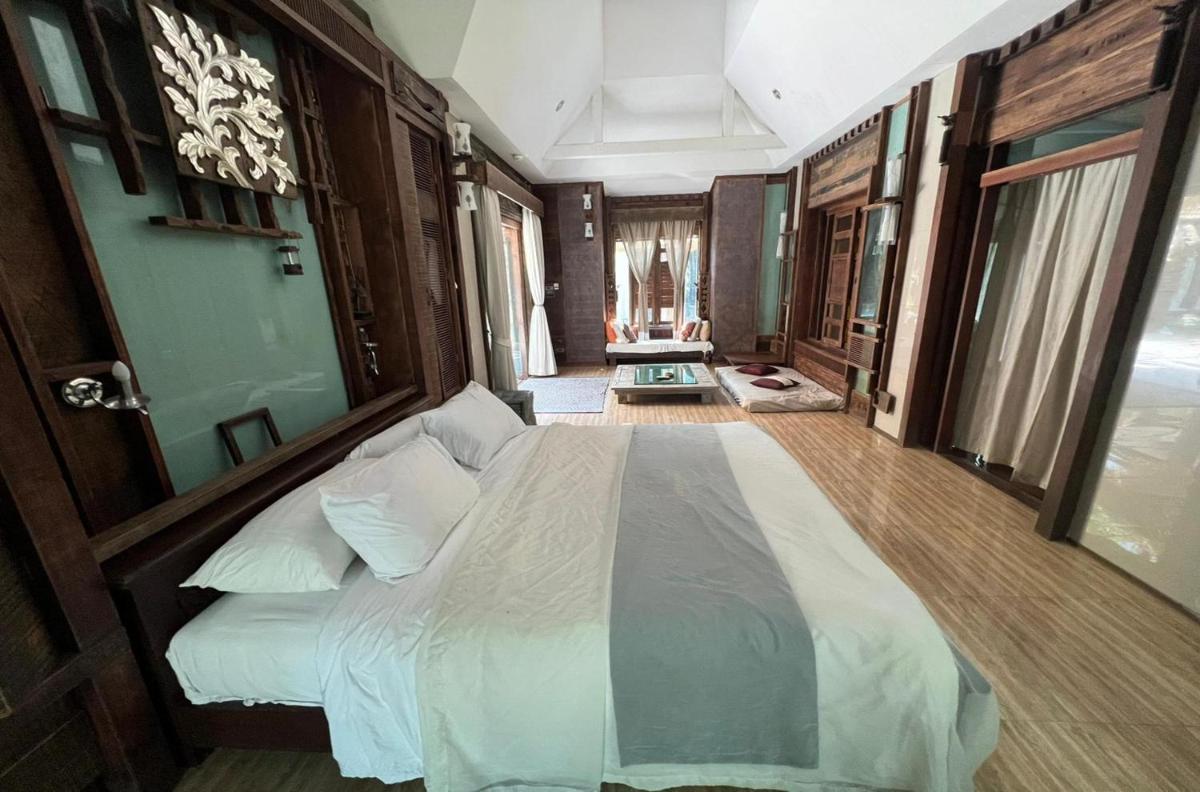 Villa with Private Pool photo 1