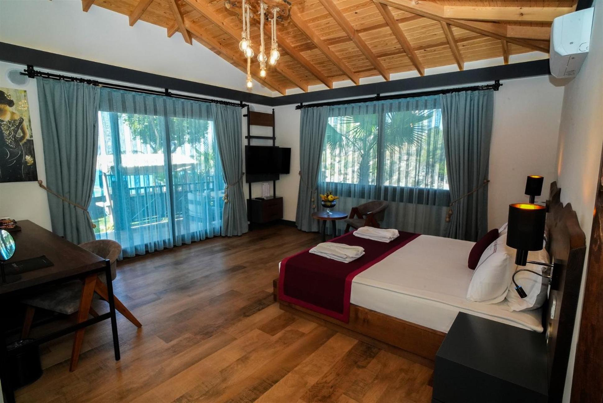 Dionysos Suite