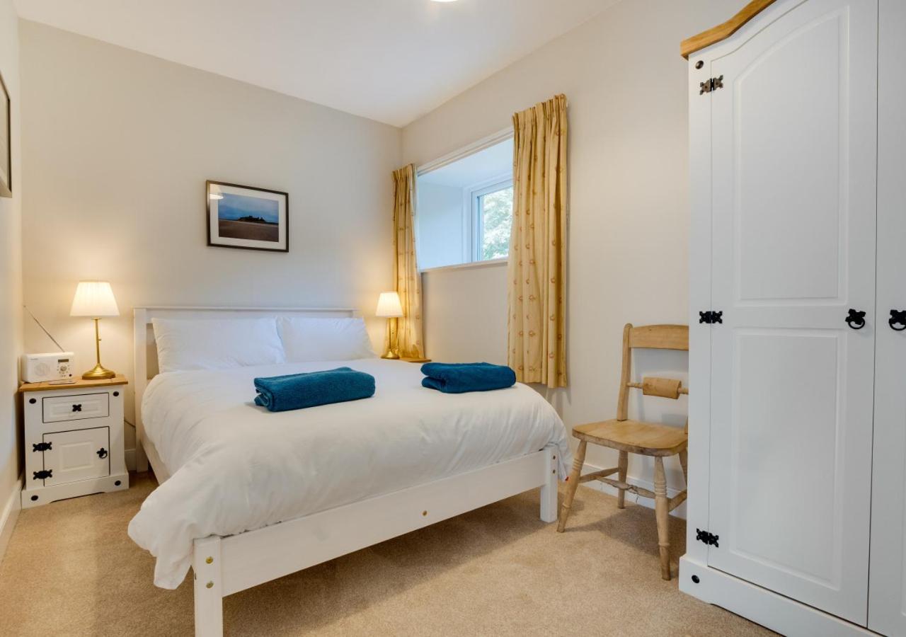 Three-Bedroom House photo 2