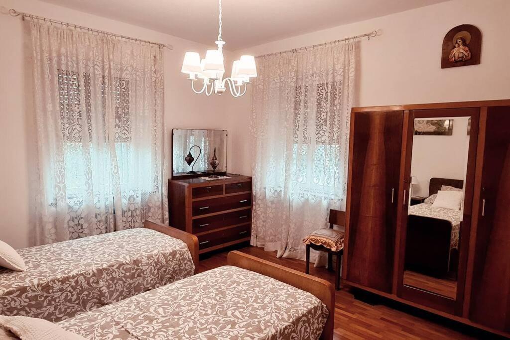Three-Bedroom Apartment photo 1