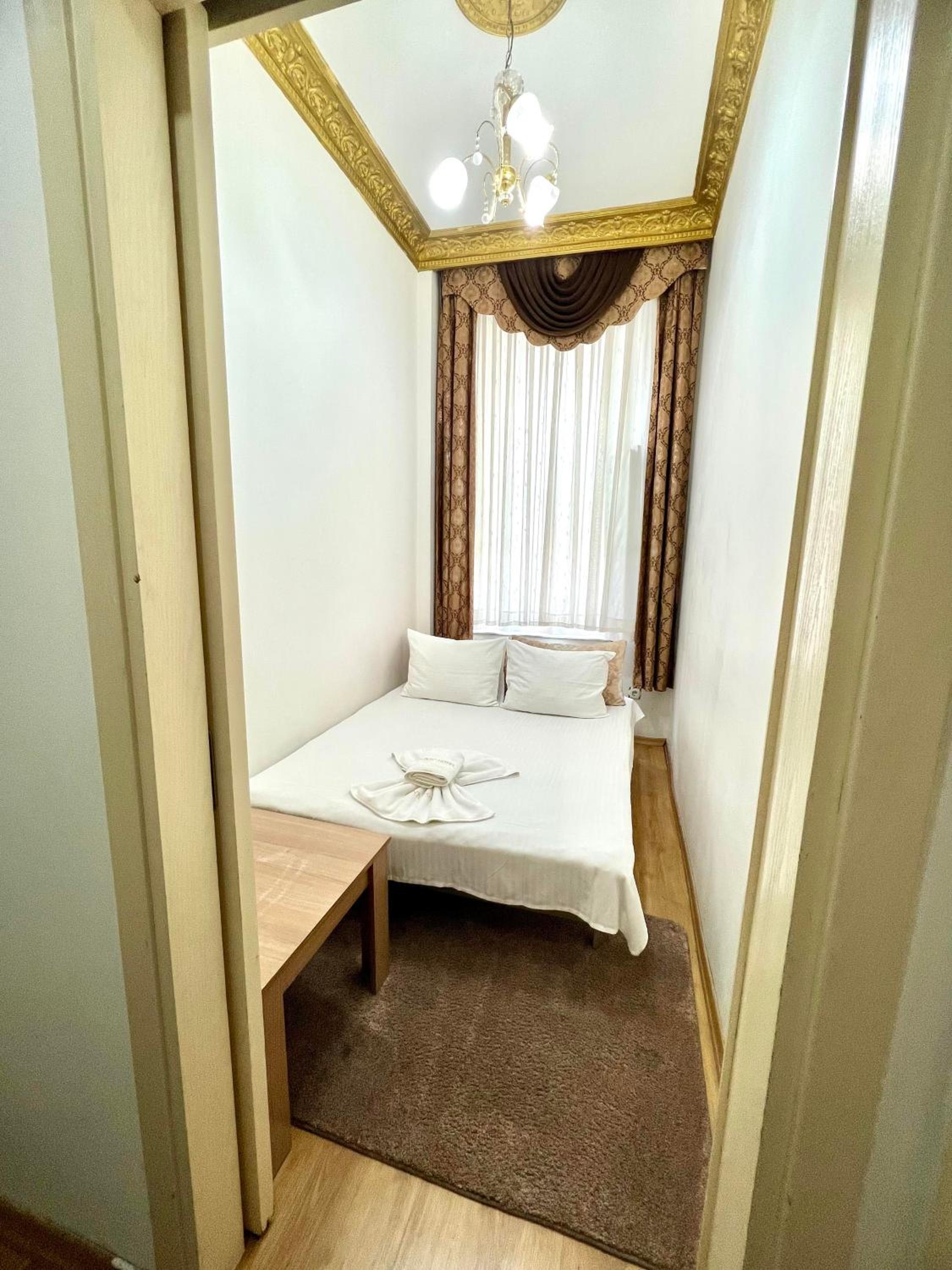 Deluxe Double Room with Extra Bed photo 1
