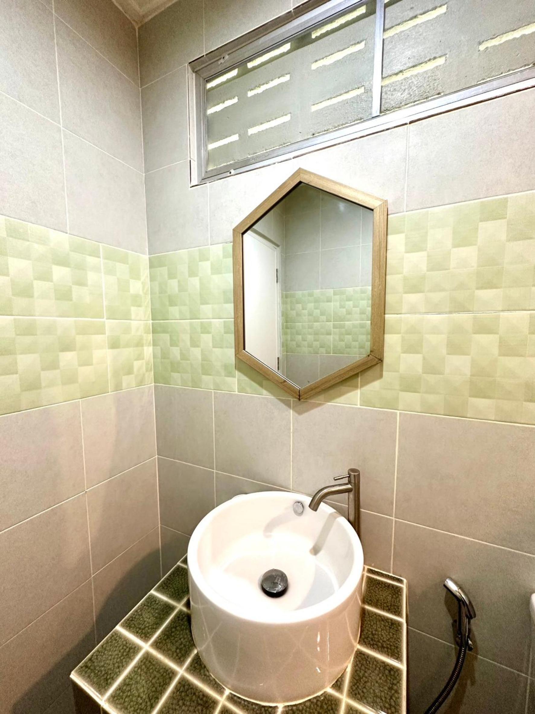 Budget Double Room - Photo 4