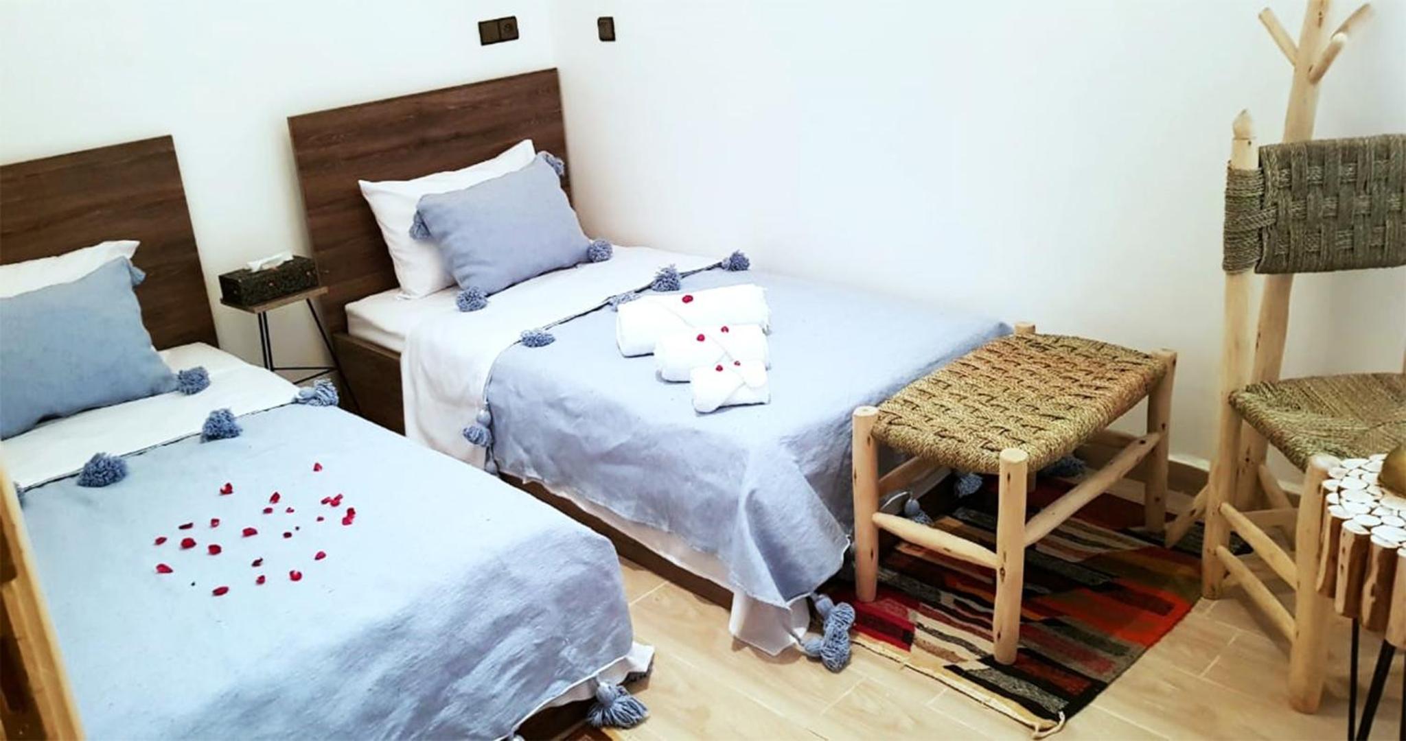 Standard Twin Room with Shared Bathroom photo 3