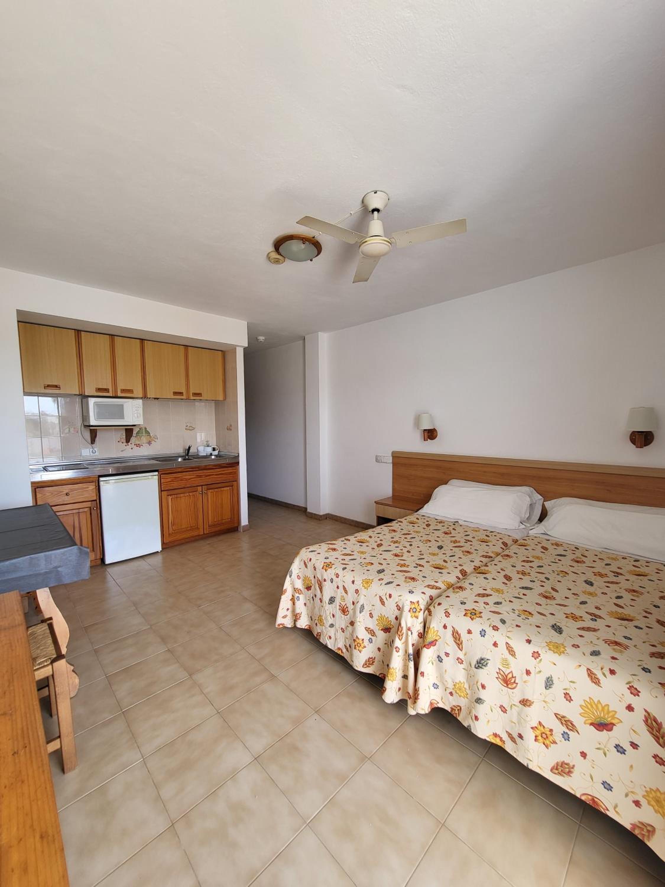 Studio (1-2 Adults)