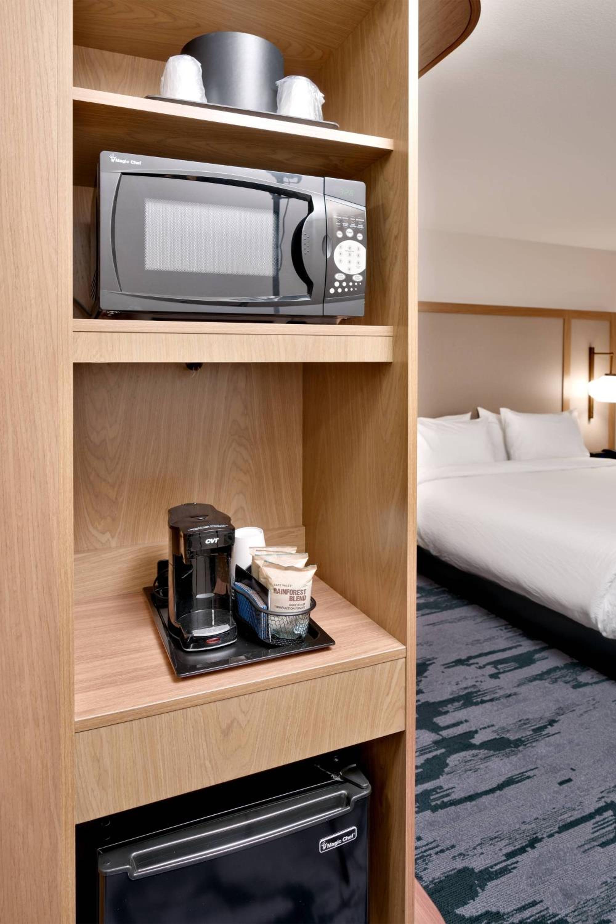 Guest Room, 1 King - Photo 2