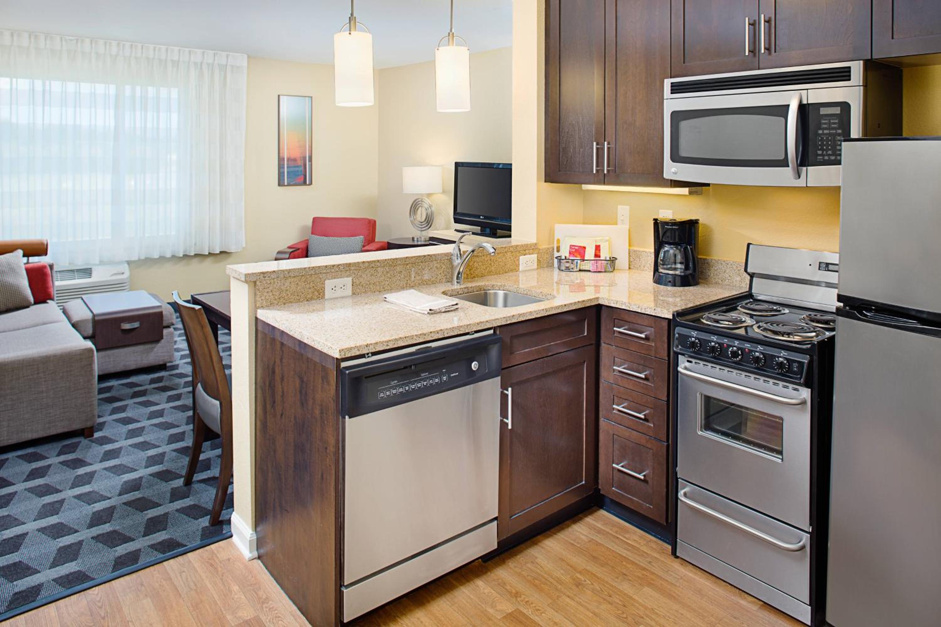 Two-Bedroom Suite - Photo 2