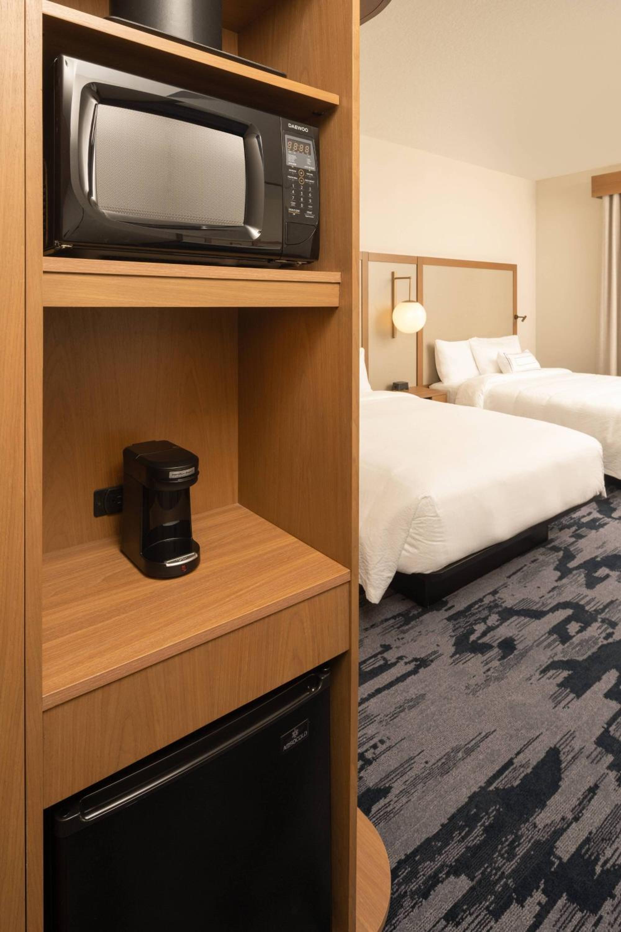 King Suite with Sofa Bed and Adapted Tub - Mobility Accessible