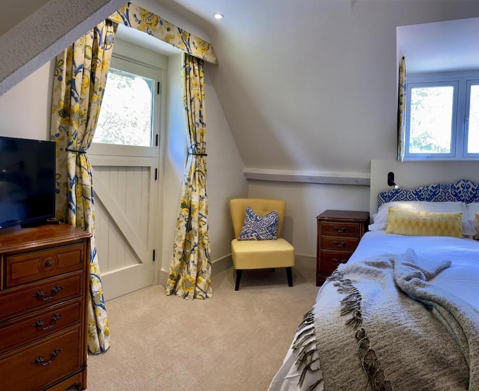 Three-Bedroom House photo 1