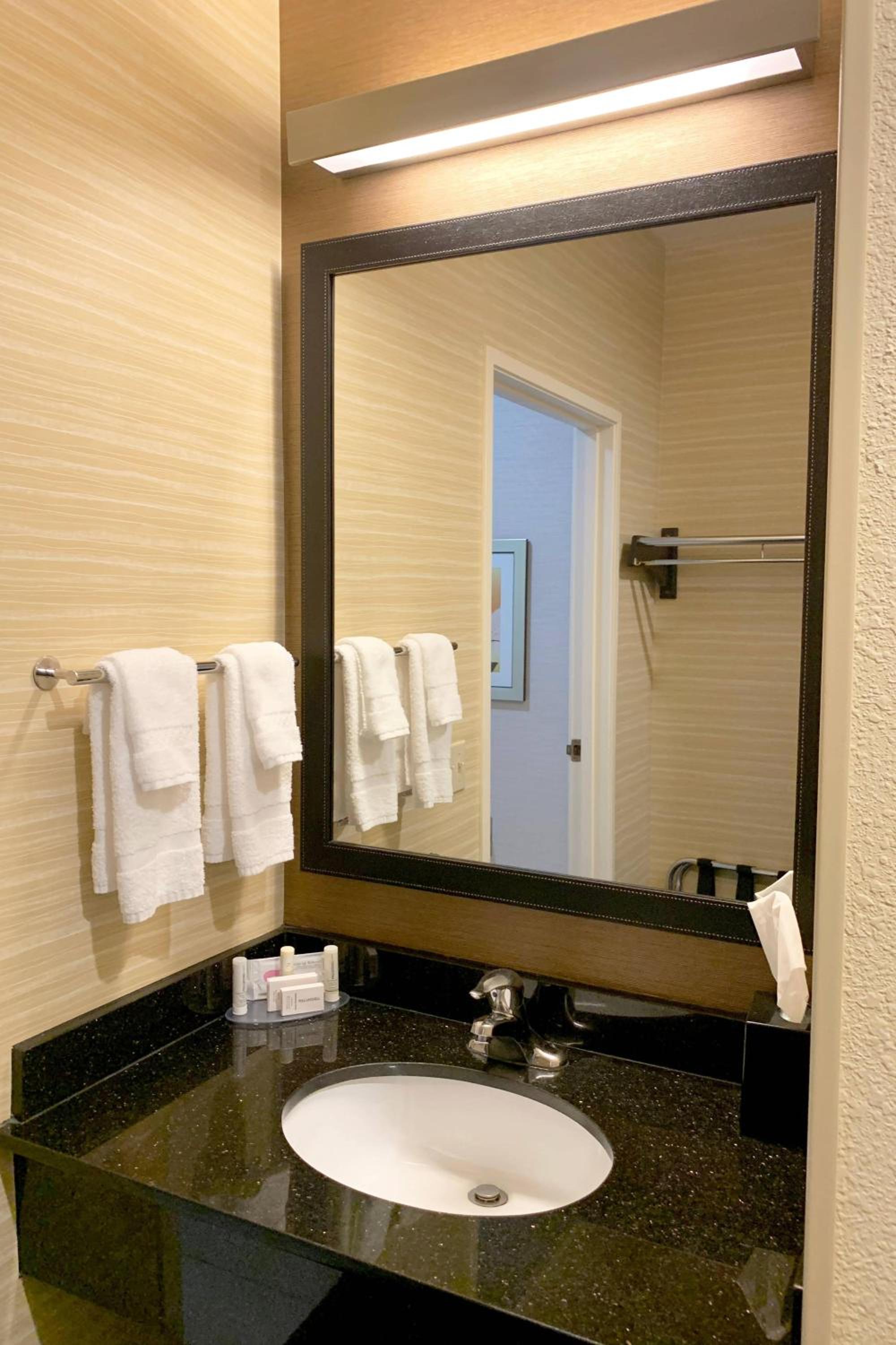 Deluxe King Room photo 3